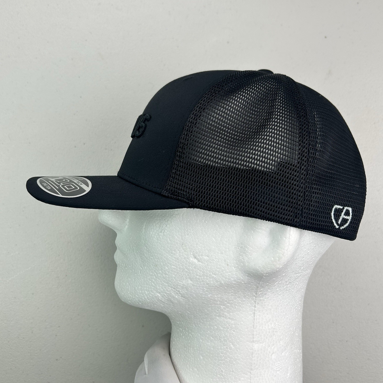 Celsius Trucker Hat Cap Black Men’s OSFM Snapback NWT CapAmerica Flexfit Yupoong