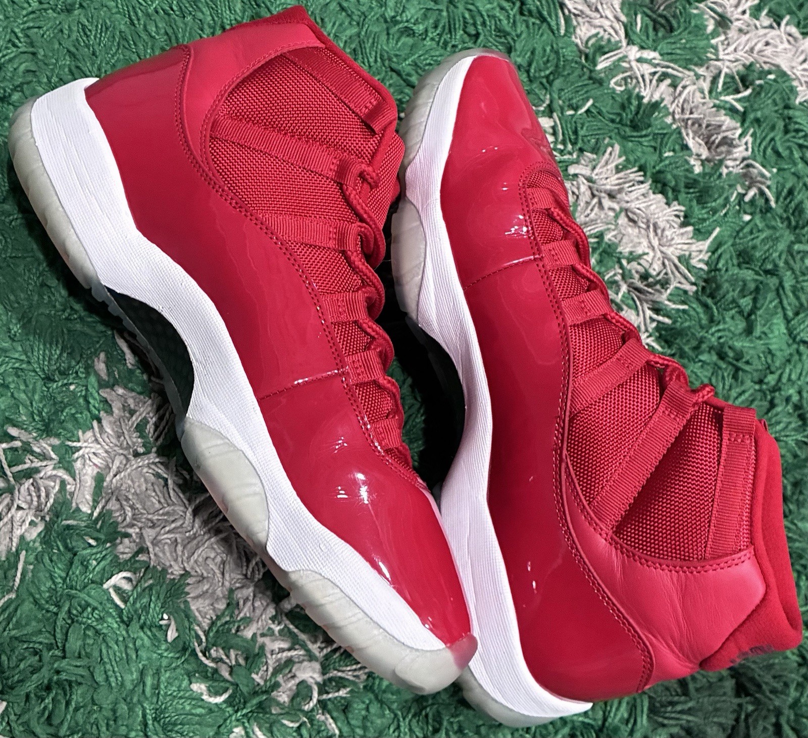 Jordan 11 Retro Win Like 96 Size 11 Pre-Owned/Used OG ALL! GREAT CONDITION!