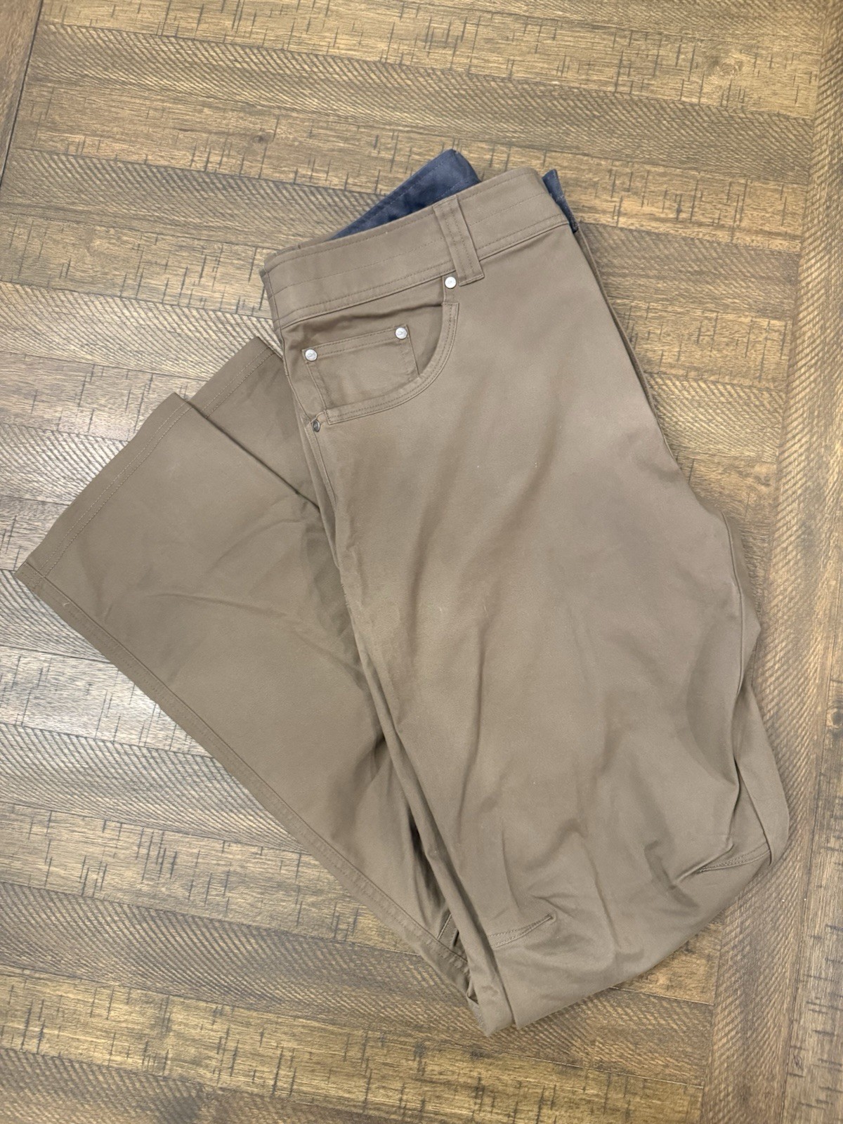 Kuhl Rydr Light Klassic Fit 35×34 Slacks Men’s NWOT Burnt Olive Pants 5320