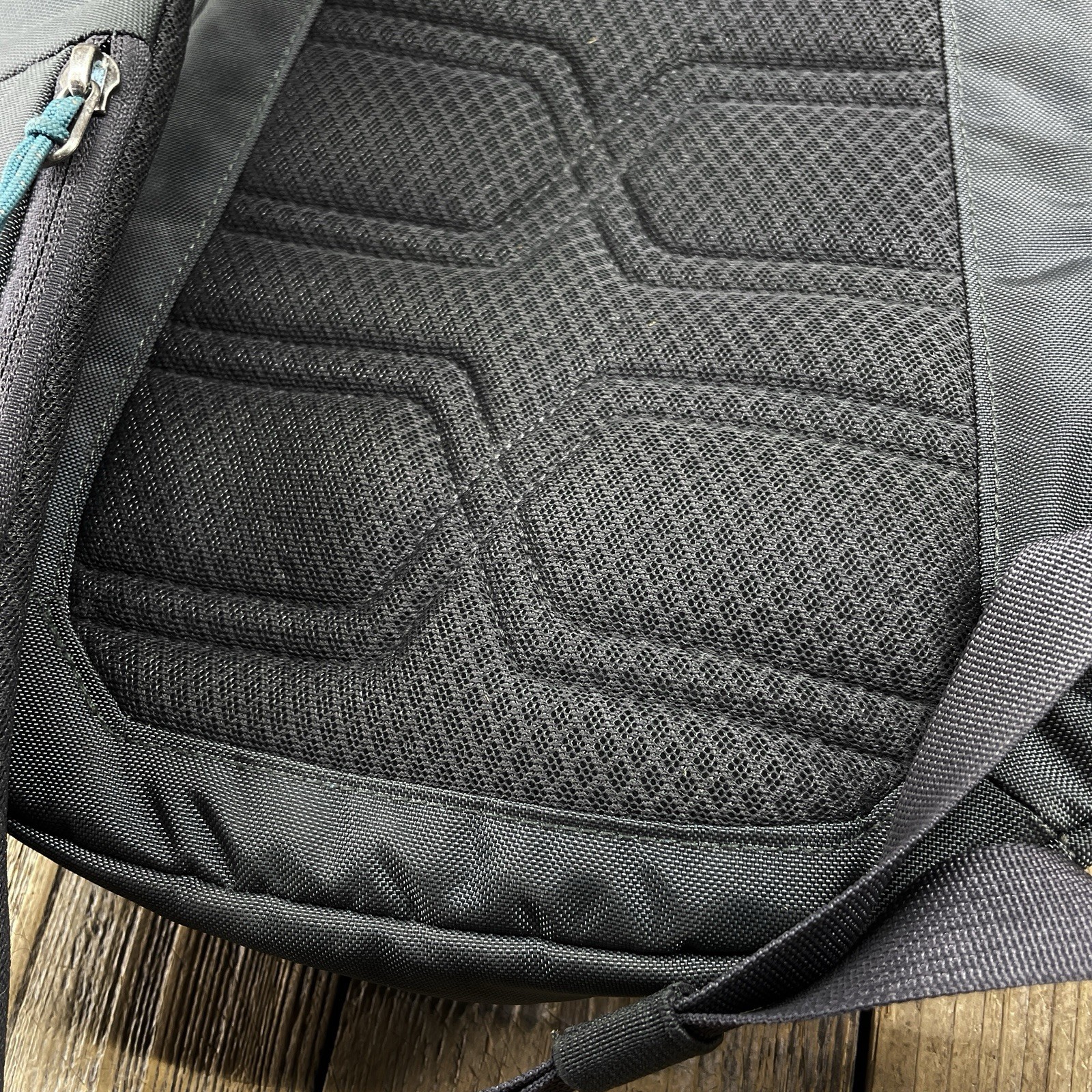 Patagonia Atom 8L Sling Crossbody Bag Backpack Travel Purse TEAL GRAY 48261 VGC