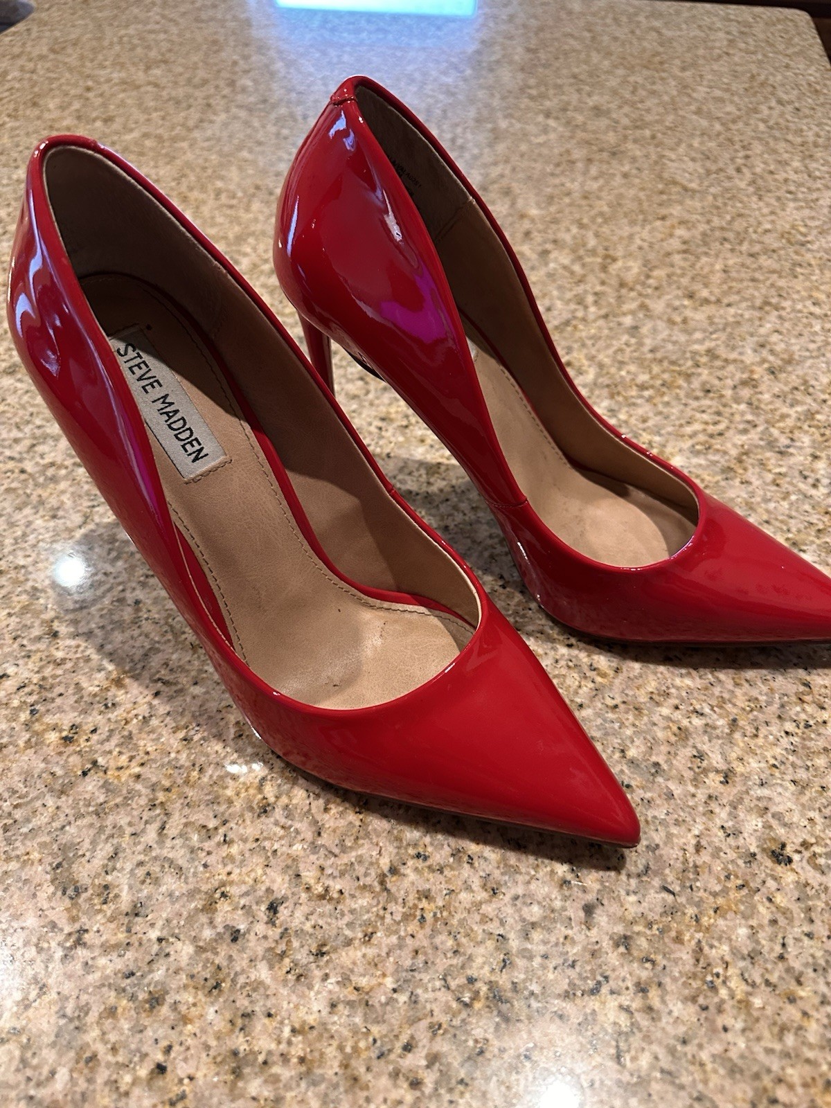Steve Madden Red Patent Leather Pointed Toe Stiletto Pump Heels Size 9M
