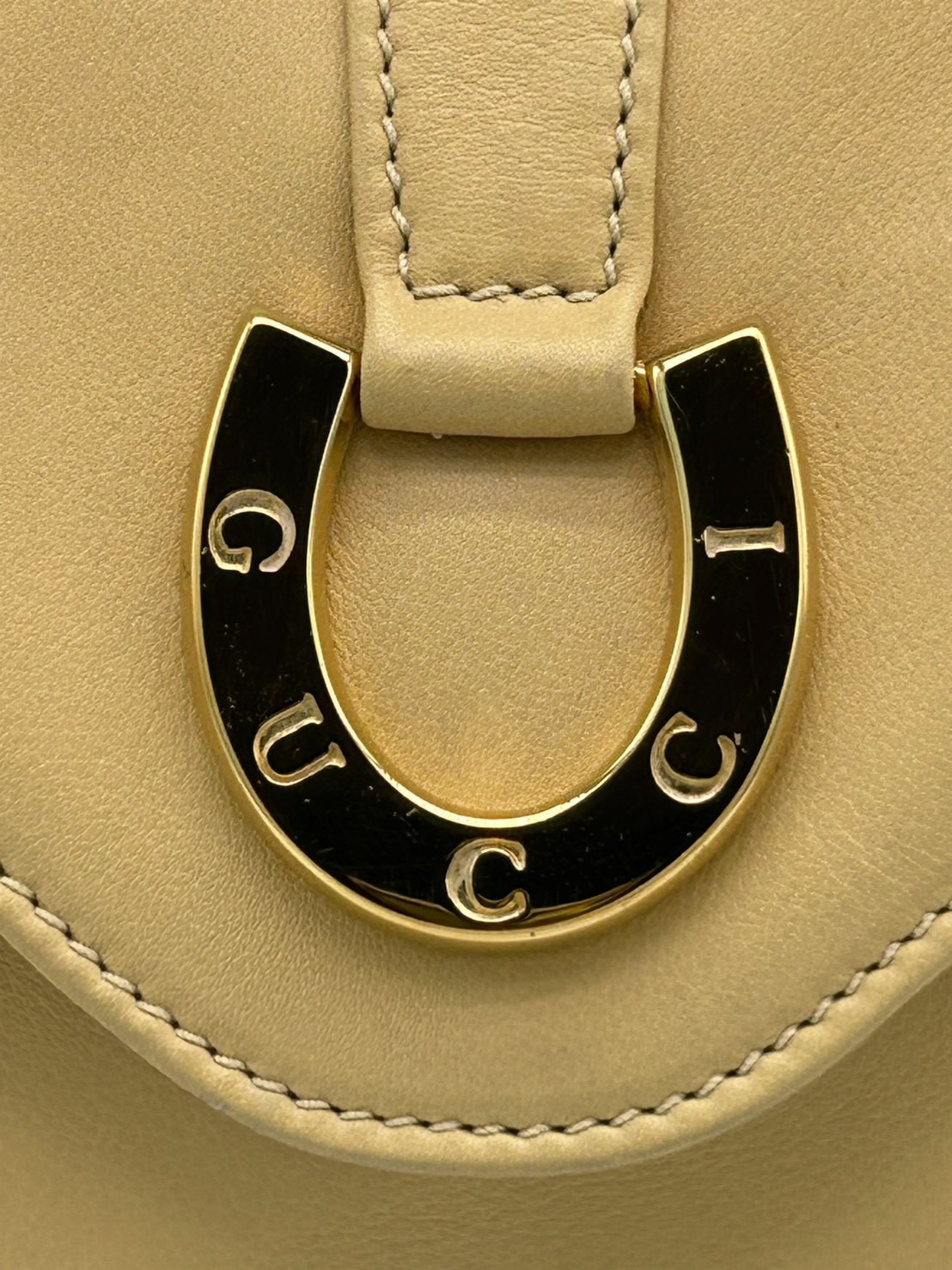 Gucci Horseshoe Shoulder Bag Ivory Tan Leather Gold Hardware Vintage Authentic