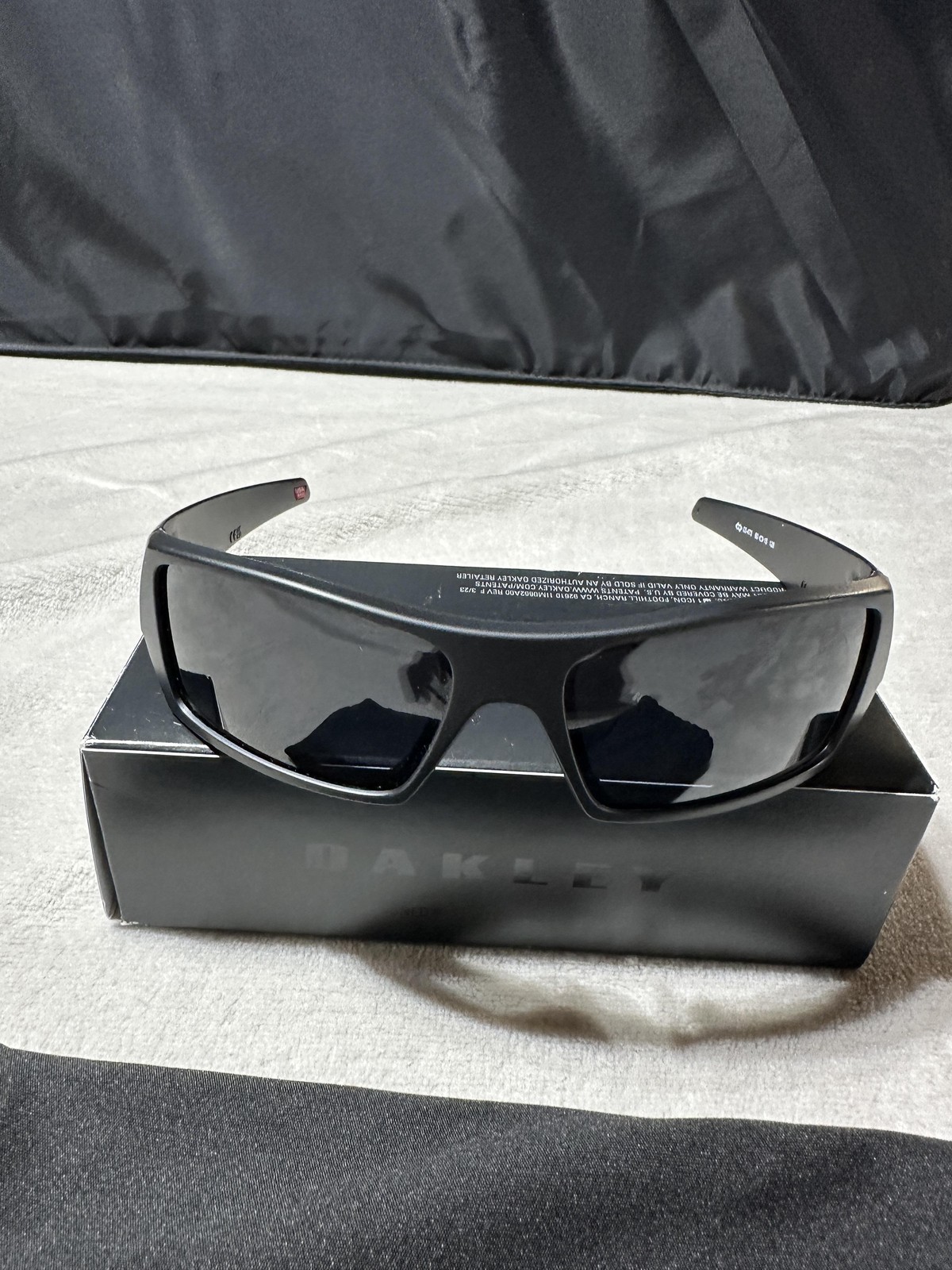 Oakley Gascan Wrap Sunglasses Matte Black Grey Lens Mens USA 03-473 0009014