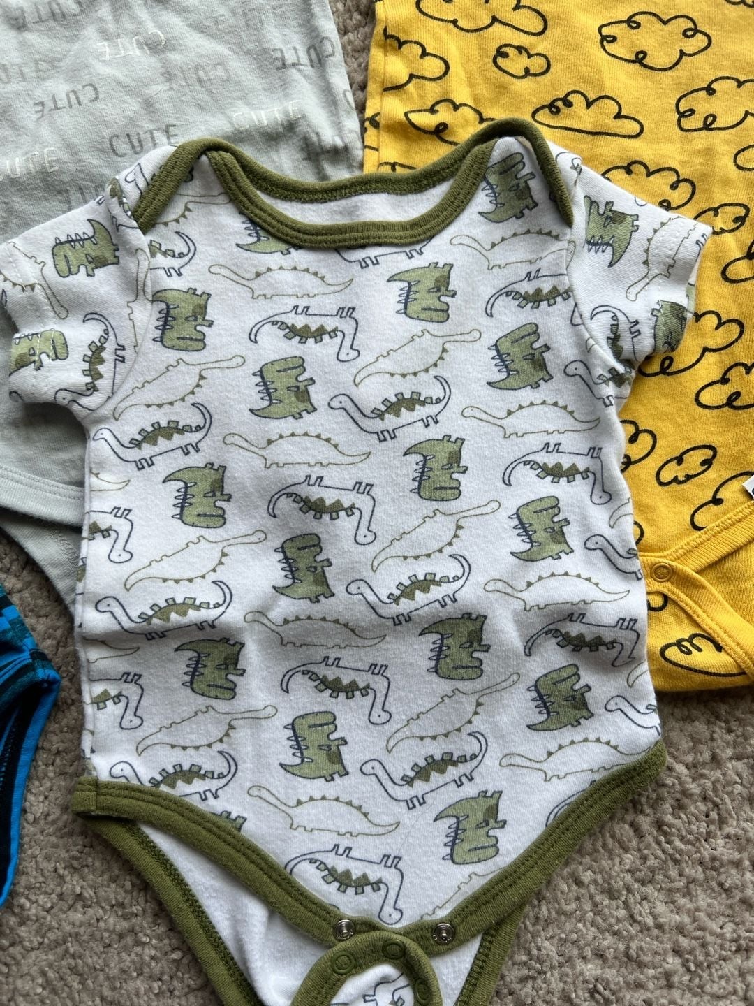 (#17) 5 Baby Bodysuits & Under Armour Polo and Gerber (Size 6-9M)