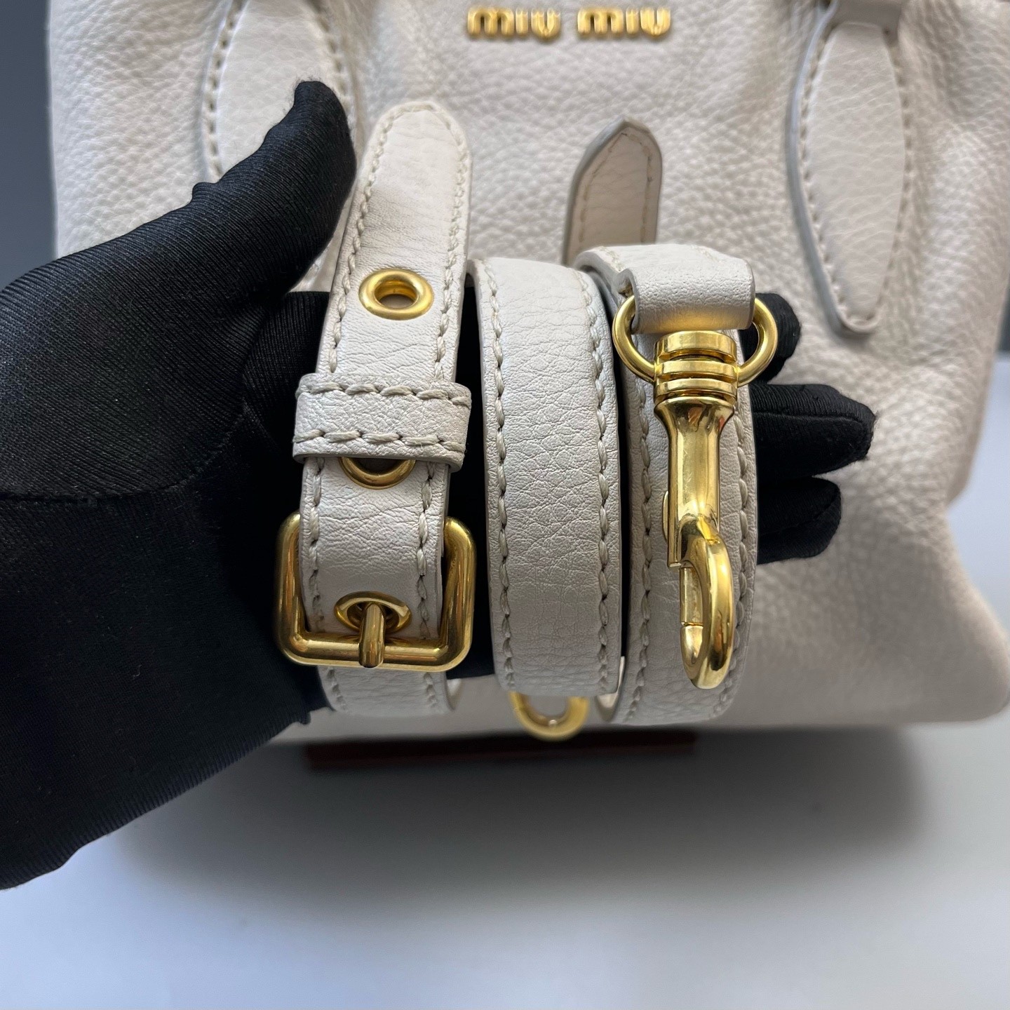 Miu Miu Pre-Owned Authentic Crossbody Bag Off White 28*24*14