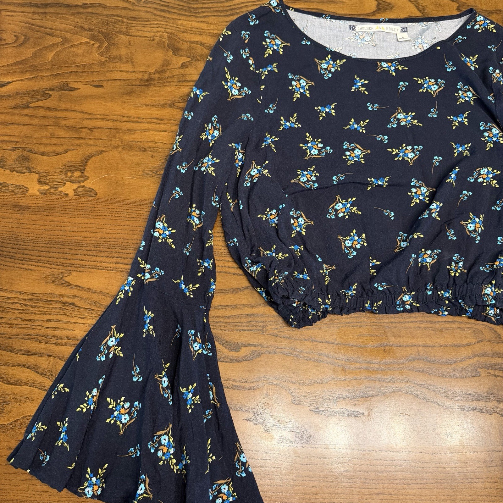 Chelsea & Violet Black Floral Long Bell Cuff Sleeves Elasticized Short Hem Top L