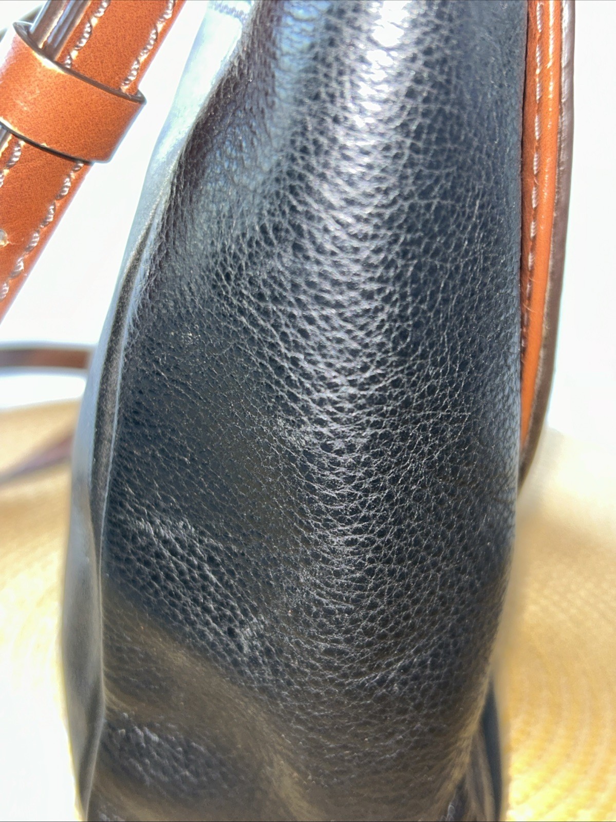 VTG Fossil Top Handle Turn Lock Crossbody Bag in Black 9”Hx10.25”Wx3.5”D