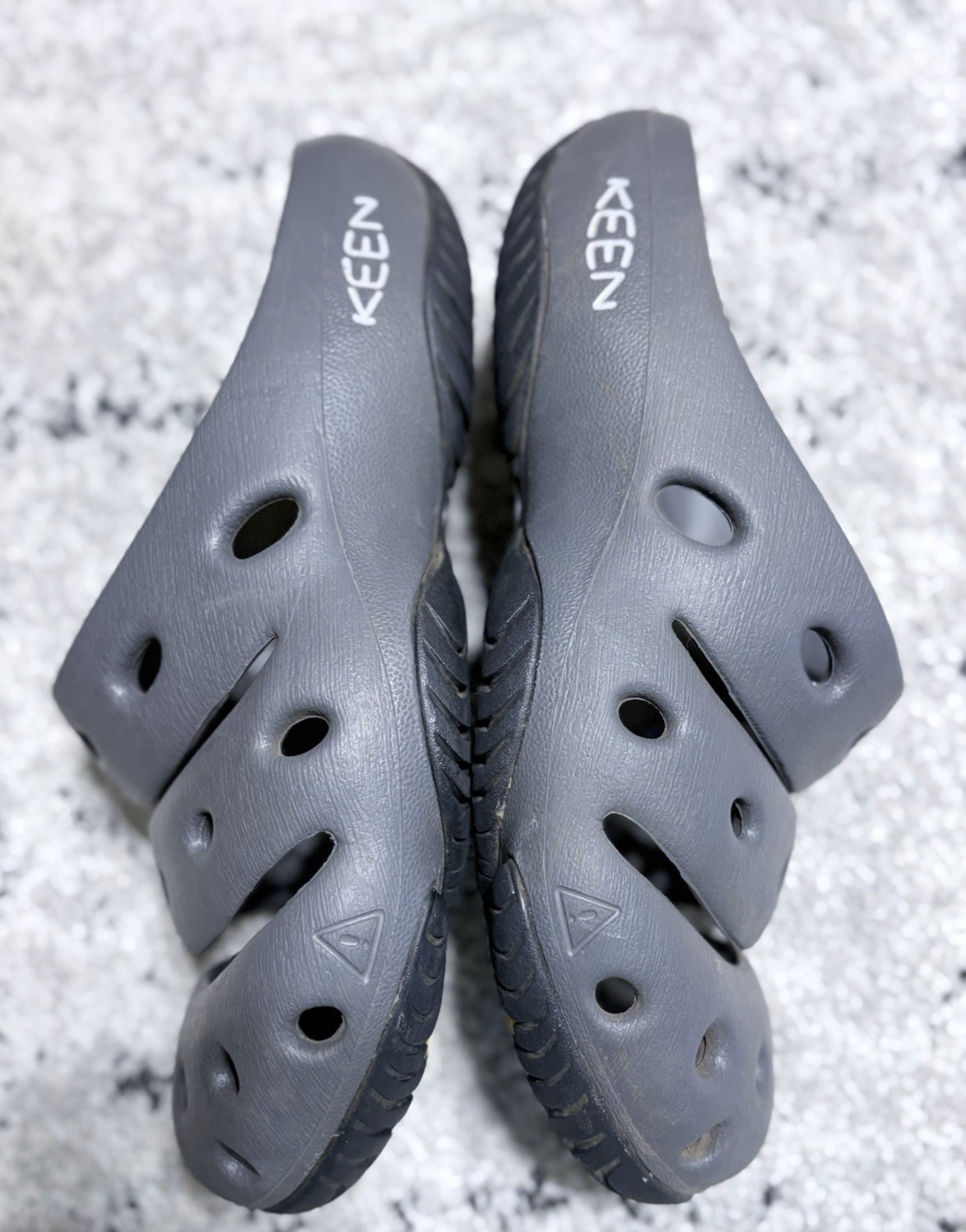 Keen Yogui Clog Perforated Gray Slip On Cottagecore Womens Sz 8 Garden Shoe Airy