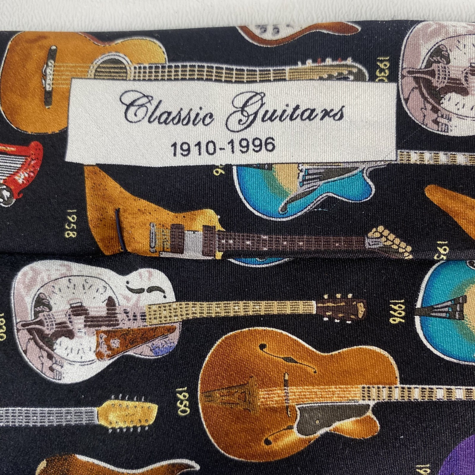 Classic Guitars 1910-1995 Museum Artifacts Mens Neck Tie All Silk 4″ x 59″