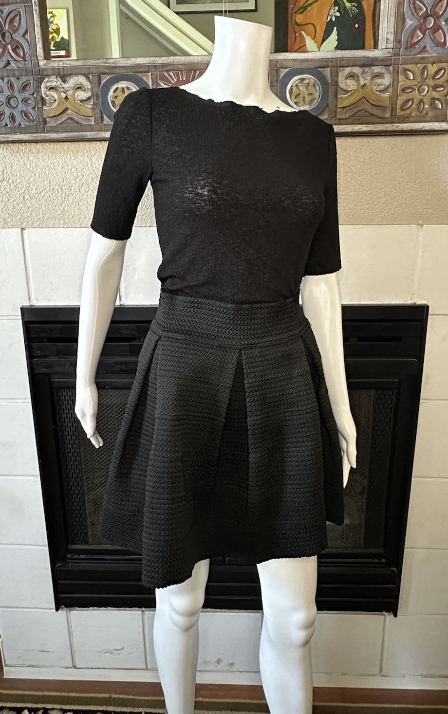 Finesse Black Mini A-line Skirt Size Small Length 17” Zipper Closure