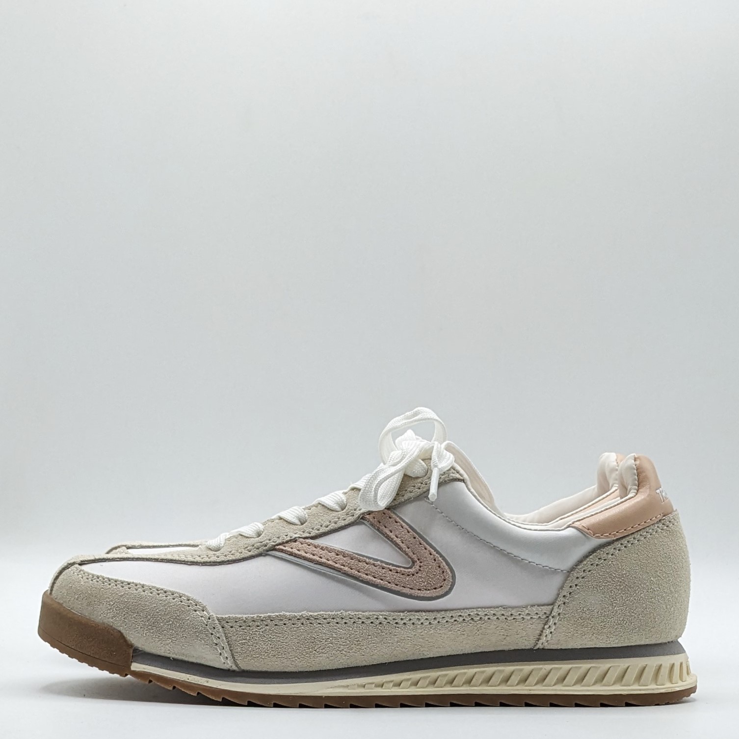 Tretorn “Hailey” Women’s, Leather & Nylon Canvas, Sneaker (White / Pink) – NEW