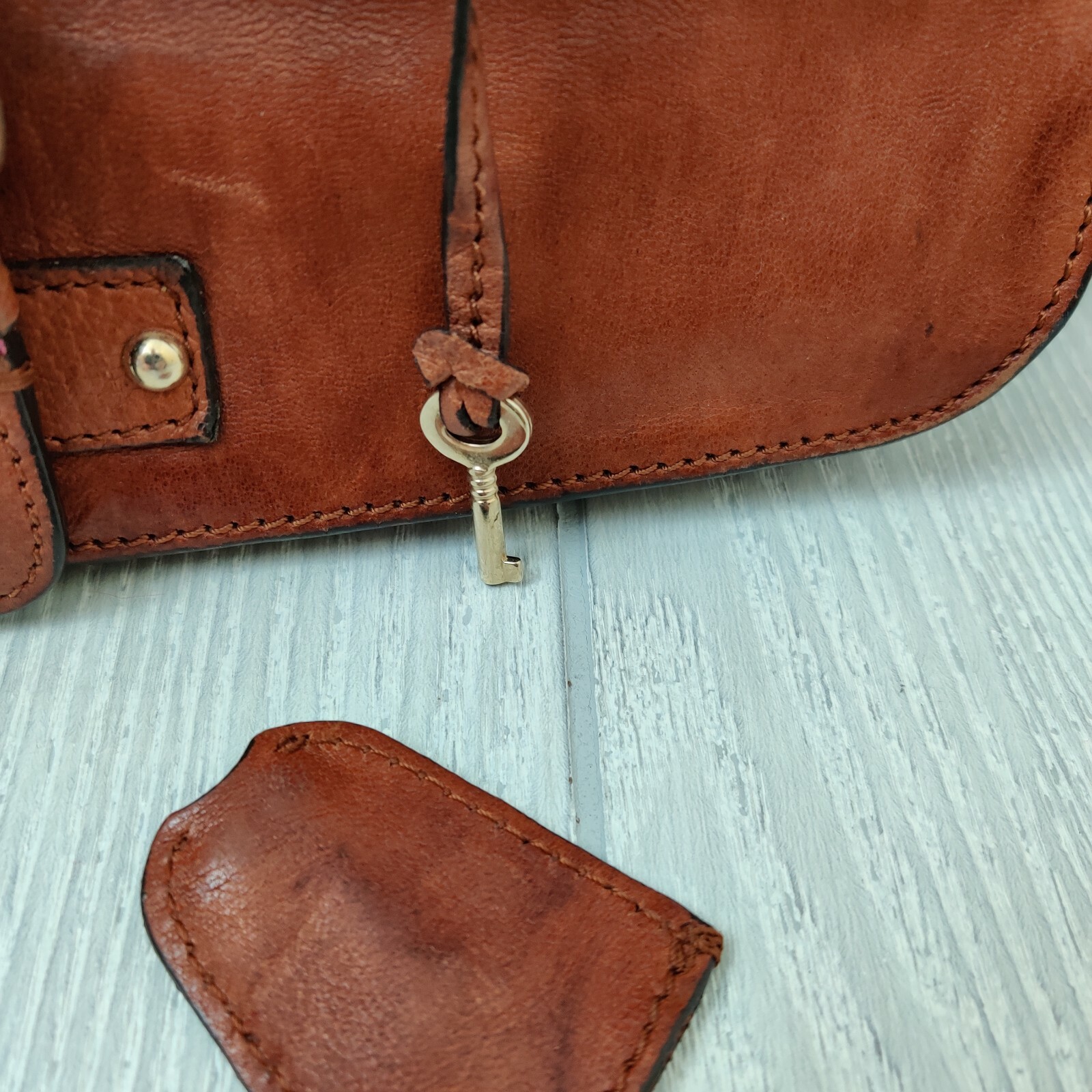 Alessandro Dell Acqua Leather Satchel in Cognac with Fuchsia Trim