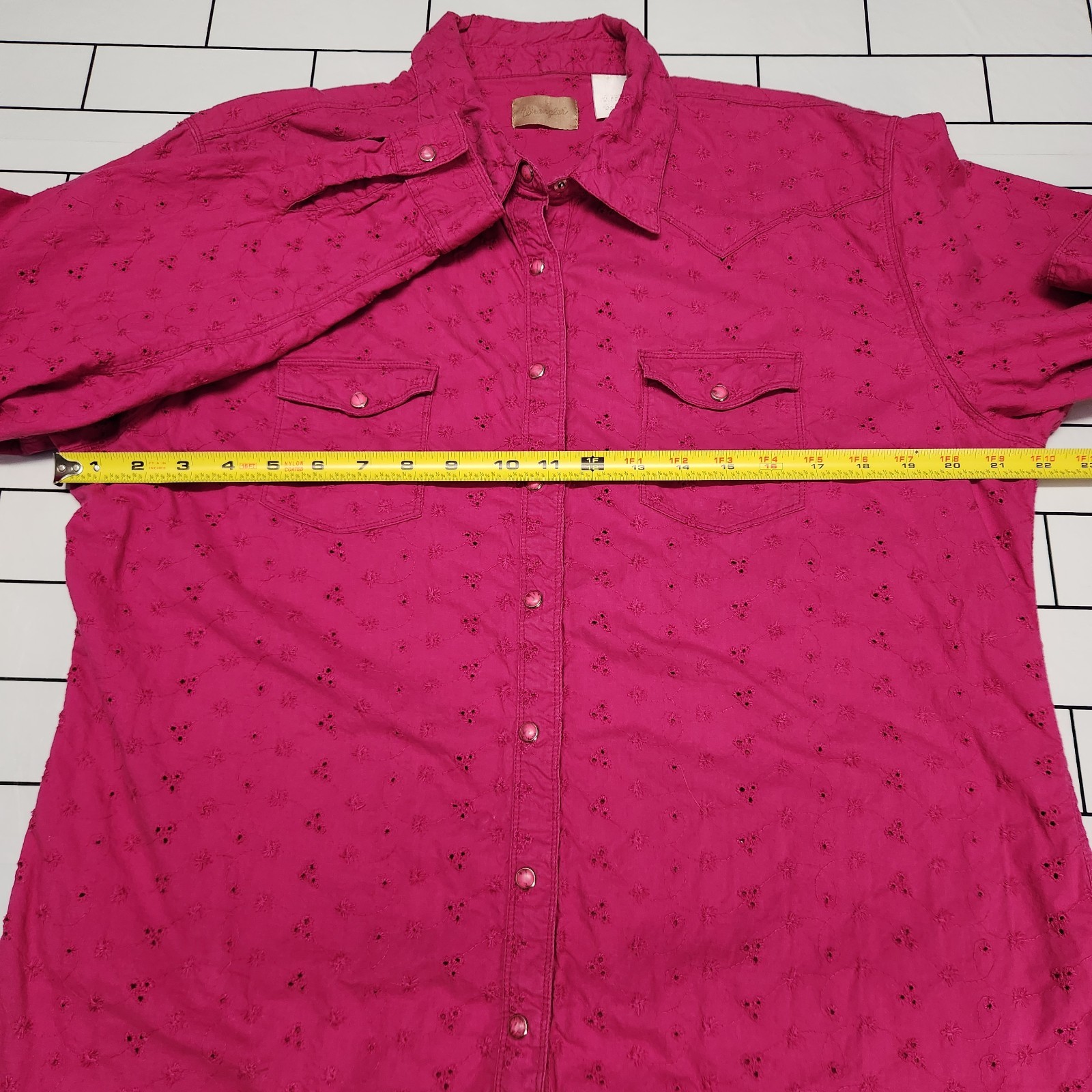 Wrangler Women’s Large Western Snap Shirt Pink Eyelet Embroidered Floral Cotton