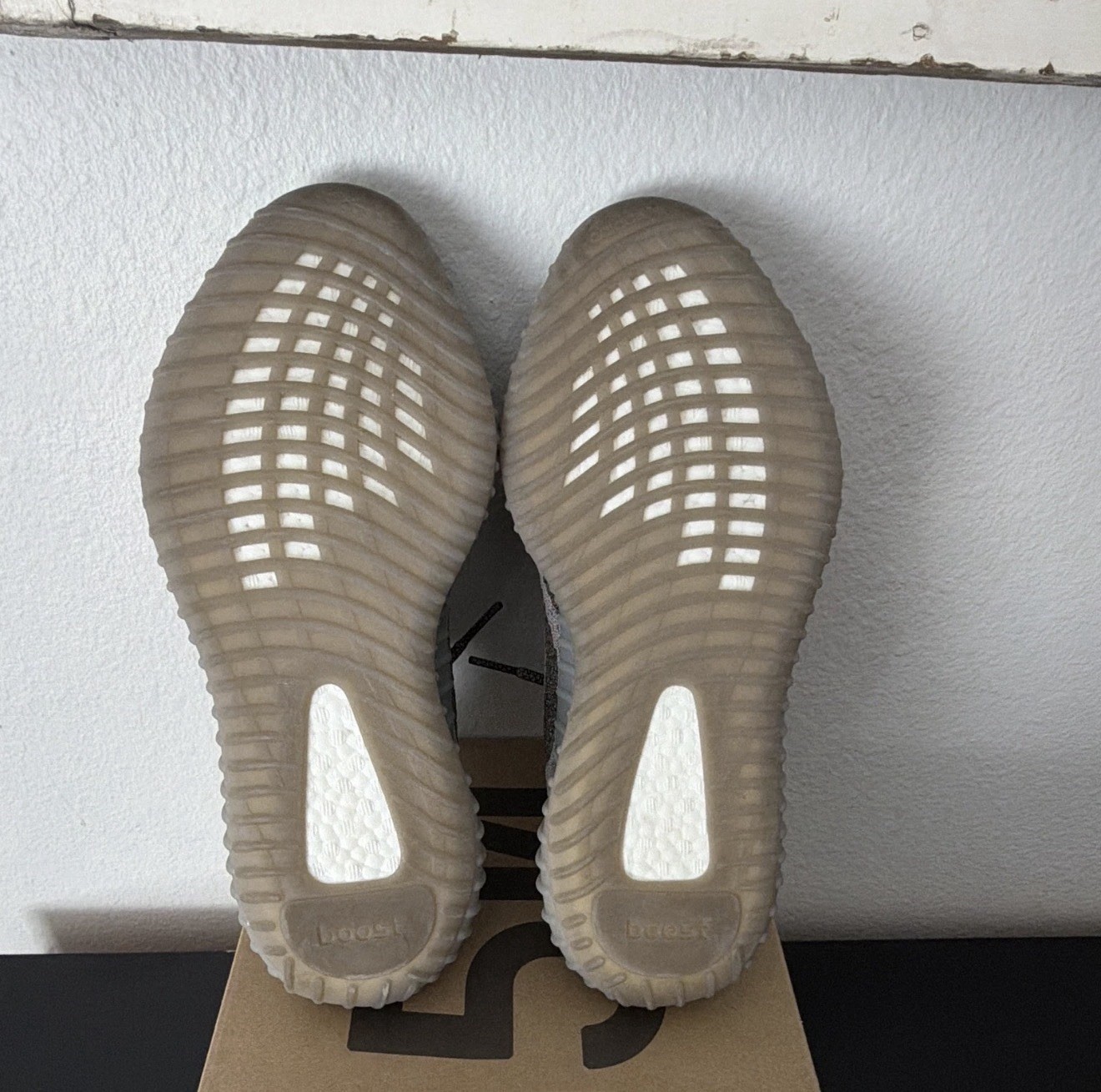 adidas Yeezy Boost 350 V2 Beluga Reflective Gray – Size 11