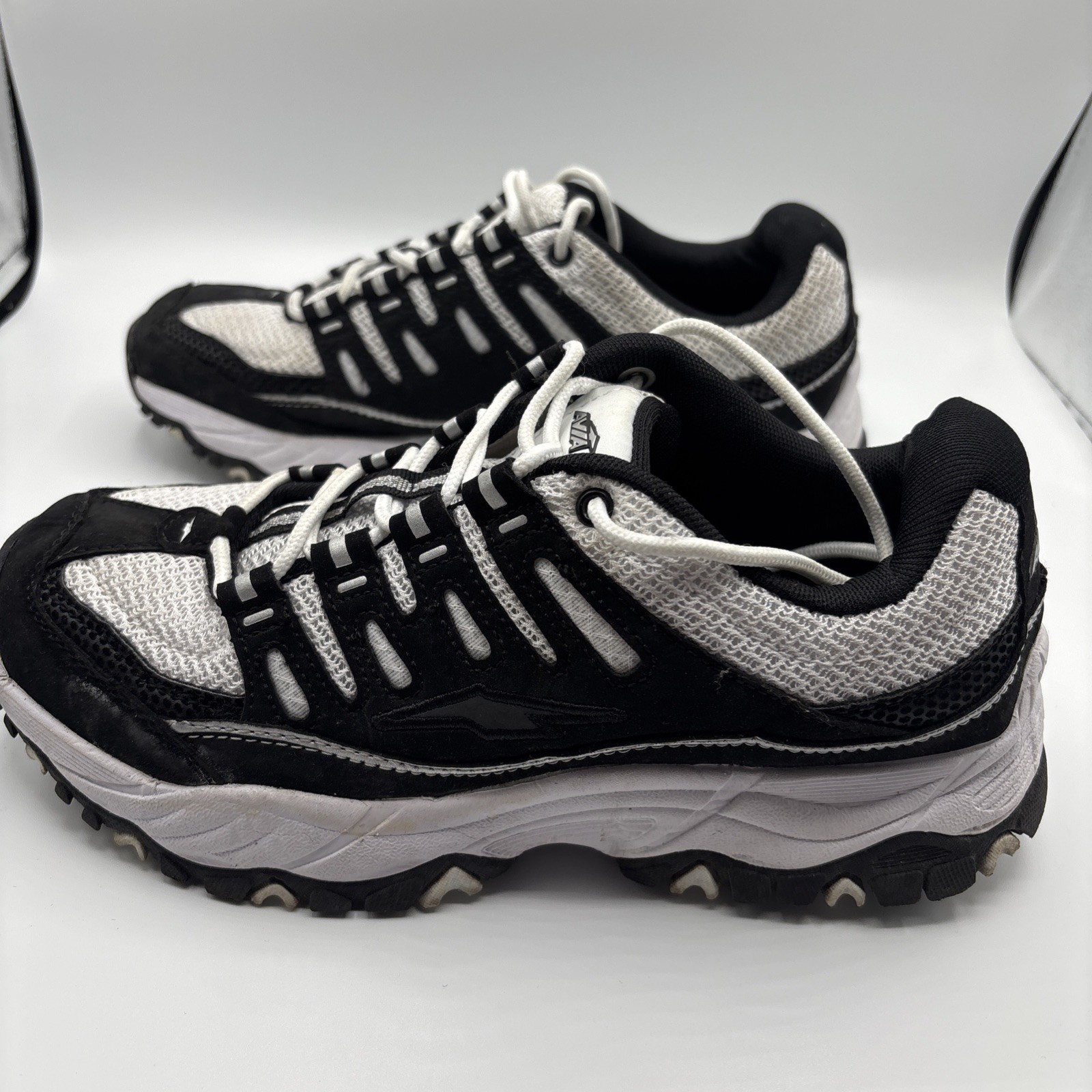 AVIA Women’s 5000 Performance Sneakers Odor Control Memory Foam Insole Size 8.5