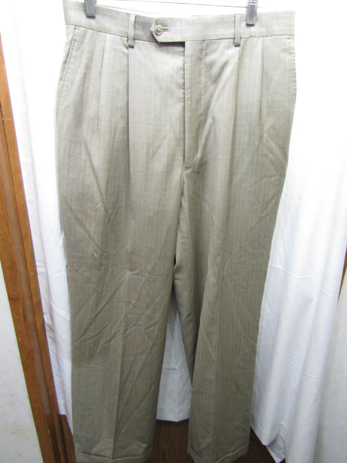 MENS COUTURE RV PLEATED CUFFED BEIGE PINSTRIPED PANTS SIZE 34X32