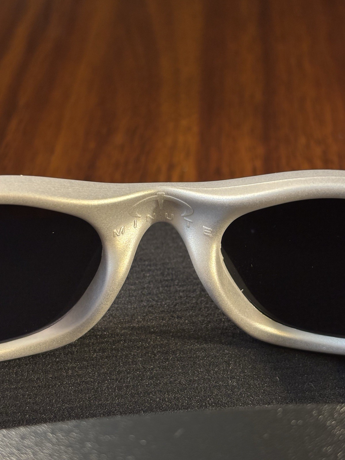 Oakley Minute Sunglasses Silver Polarized Brand New Free Shipping