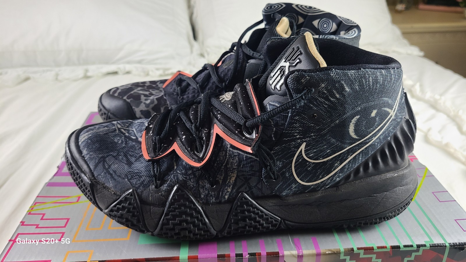 Kybrid S2 Nike Black-Atomic Pink Size 9