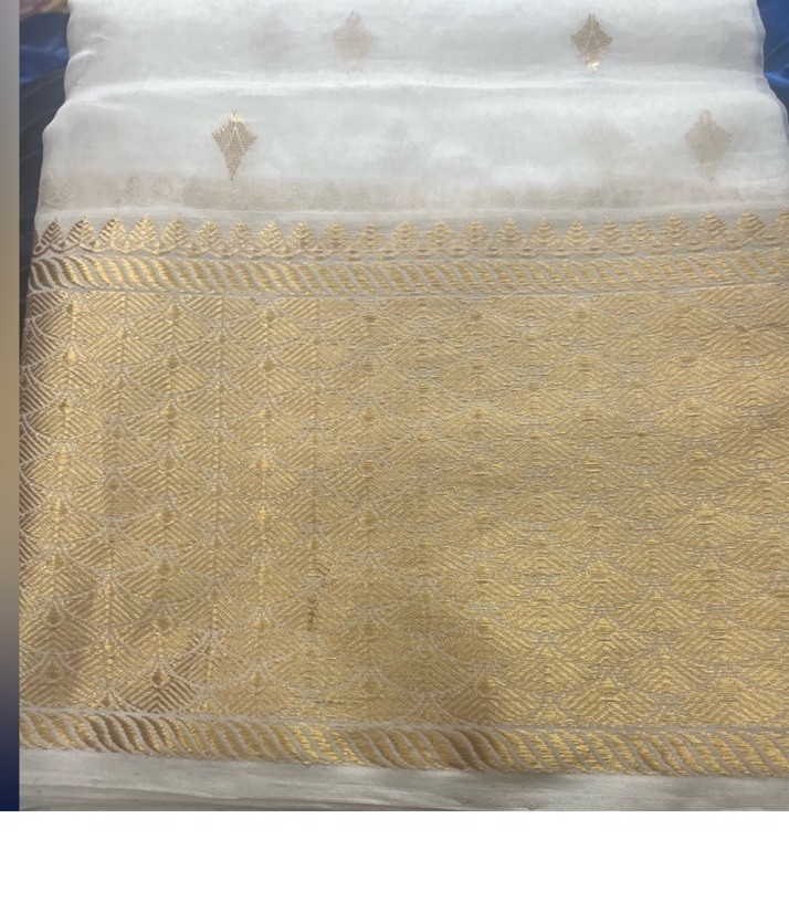 Stunning Wgite & Gold Pure Silk Jacquard Saree with Zari Woven Border & Motif