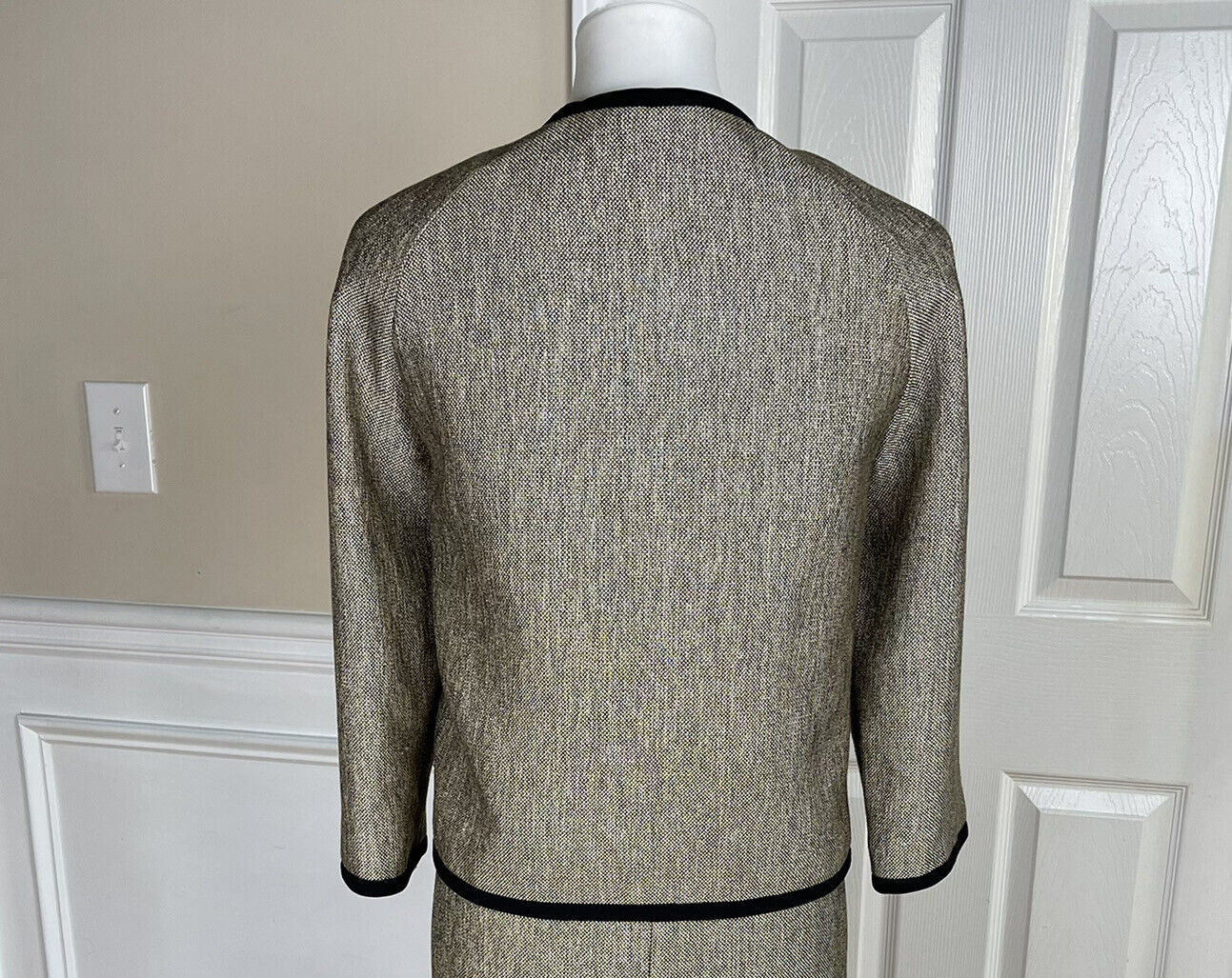 KASPER Polyester Rayon Blazer Size 10P Beige Black Open Front Collarless 1PC