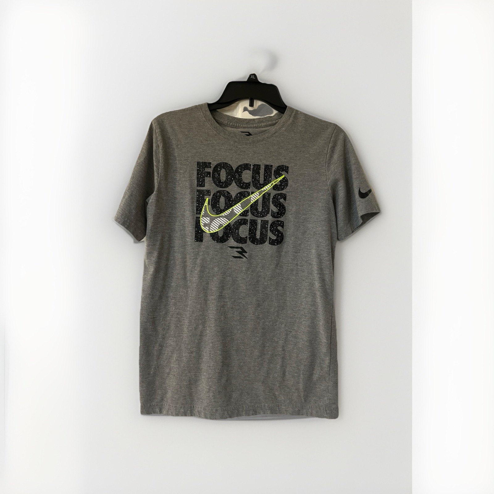 Nike Boys Youth XL Gray Focus Focus Focus Graphic T-Shirt Size 13-15 Yrs