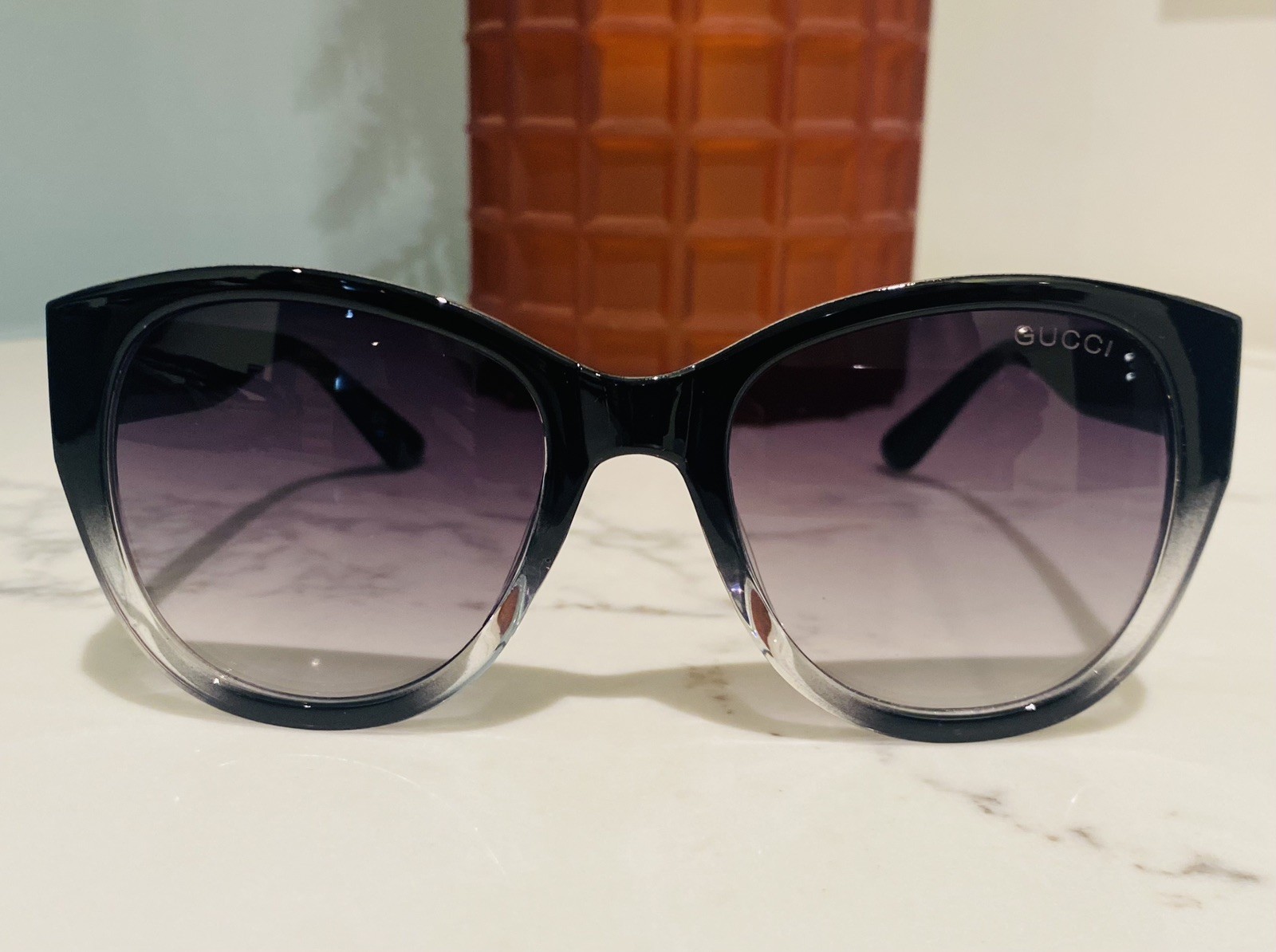 Gucci Sunglasses Women’s Cat Eye Classic Green Red Arms Classic Gold GG logo