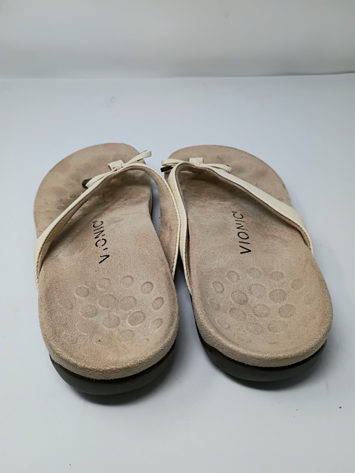 Vionic Bella II Thong Sandals Bow Patent Ivory Women’s 8.5