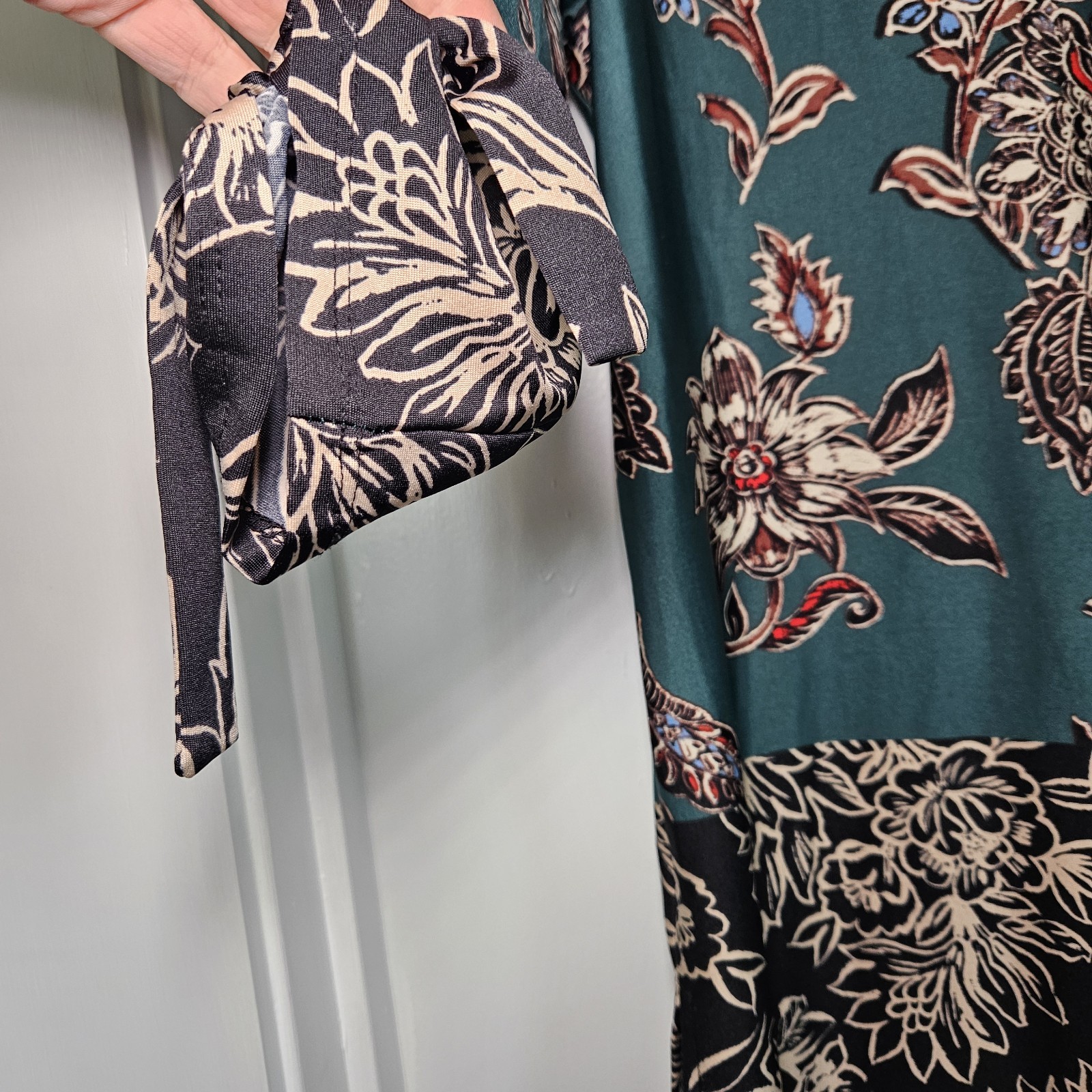 Fig & Flower Tunic Top Blouse Size Small Teal Black Floral Boho Shirt
