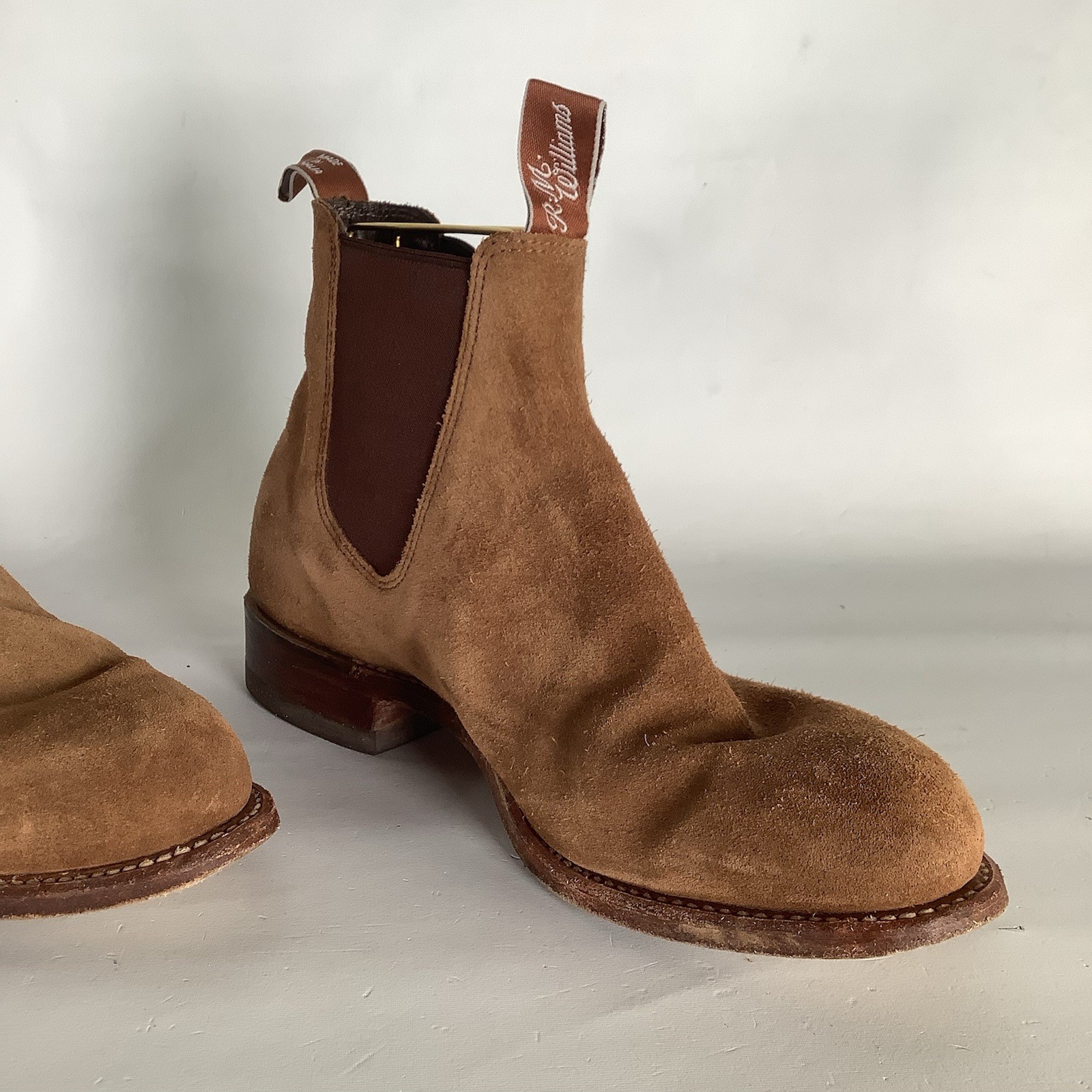 R.M. Williams Comfort Craftsman Suede Chelsea Boots in Brown / Size AU 8C / US 9