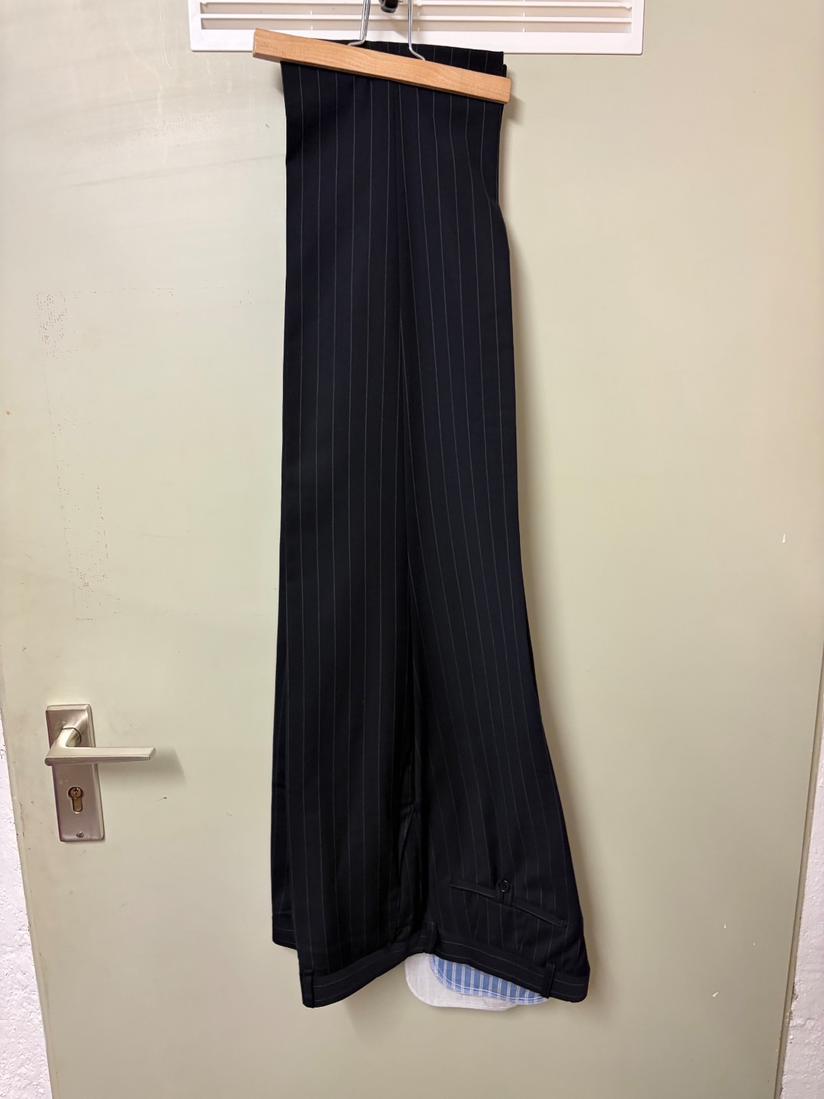 Tommy Hilfiger men’s suit business black with pinstripe, size 52
