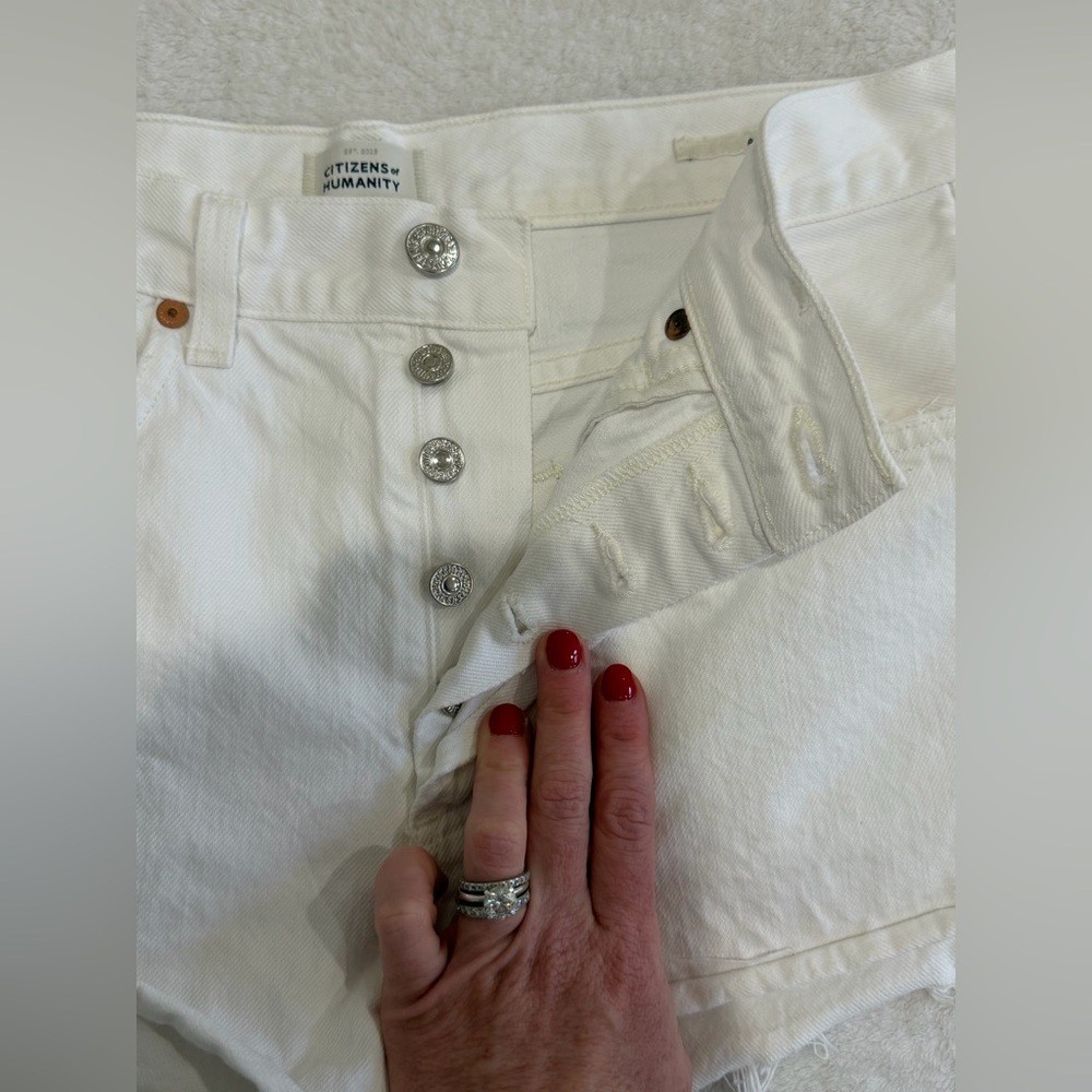 🤍 CITIZENS OF HUMANITY “Annabelle” Cutoff White Denim Shorts – Size 27 🤍