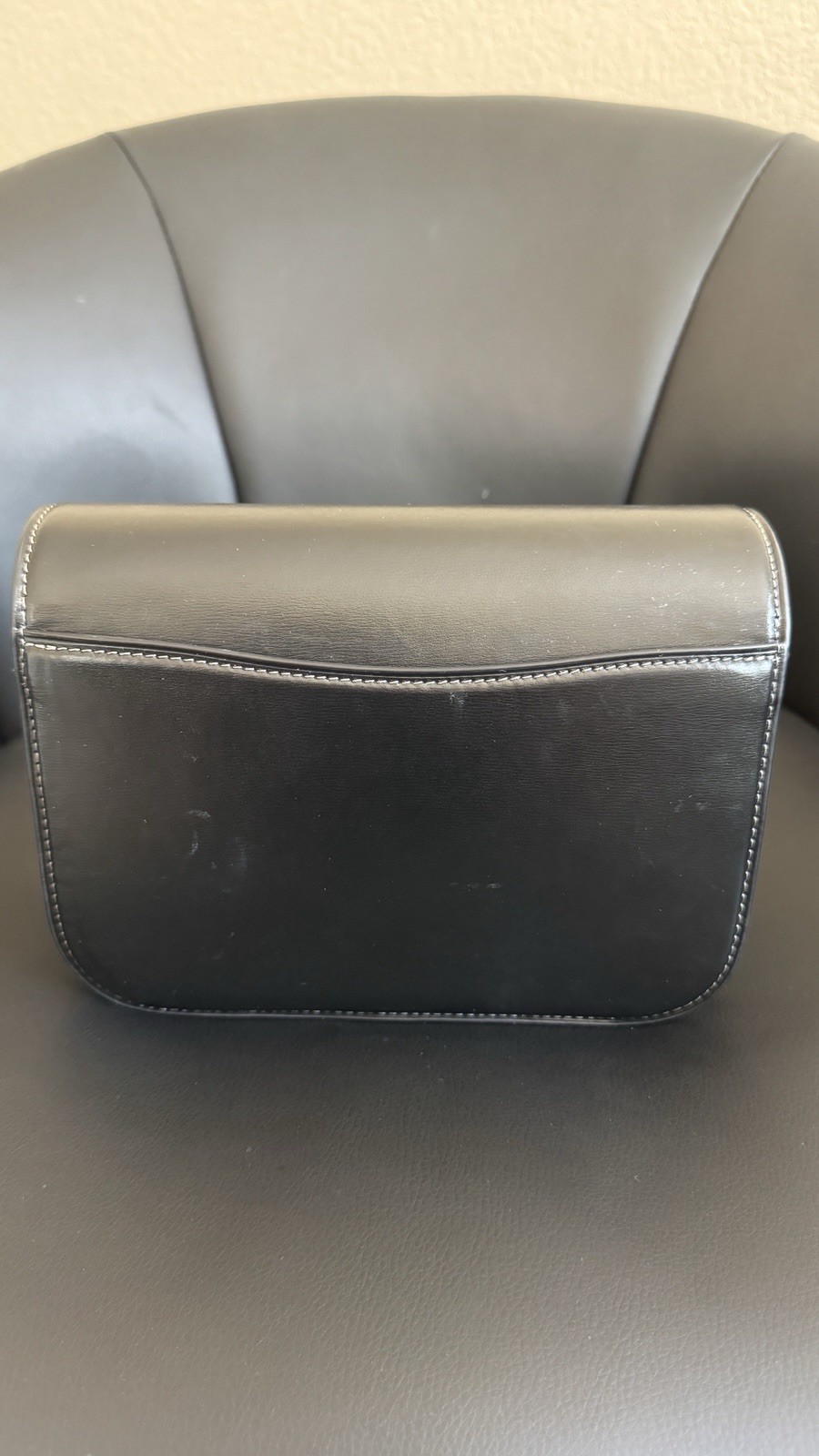Coach Black Crossbody Bag Gold Hardware C Logo Snap Closure Detachable Strap