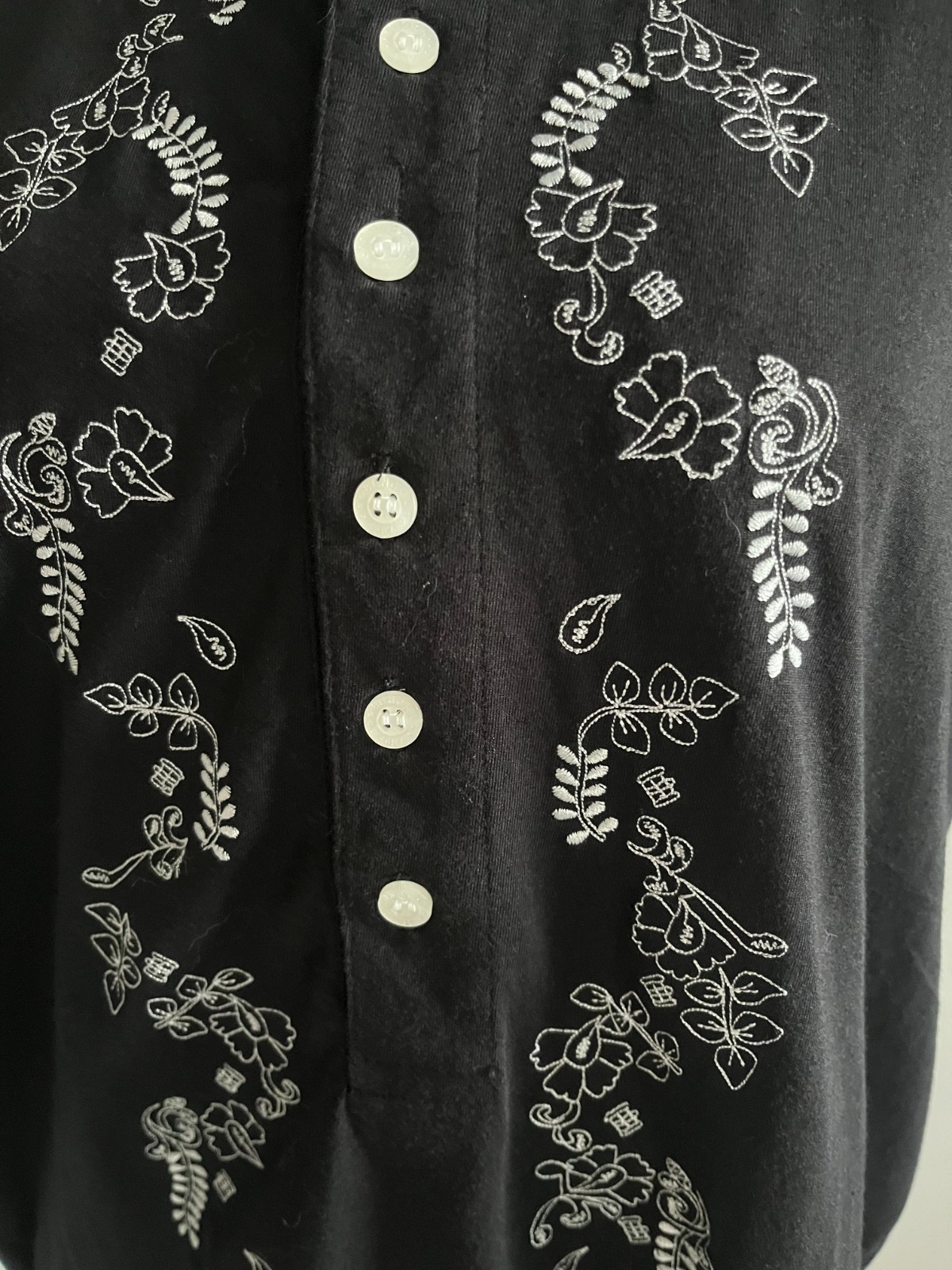 Benchx PINOYLab Limited Edition Black Floral Graphic T-Shirt Size L NWT Semi Fit