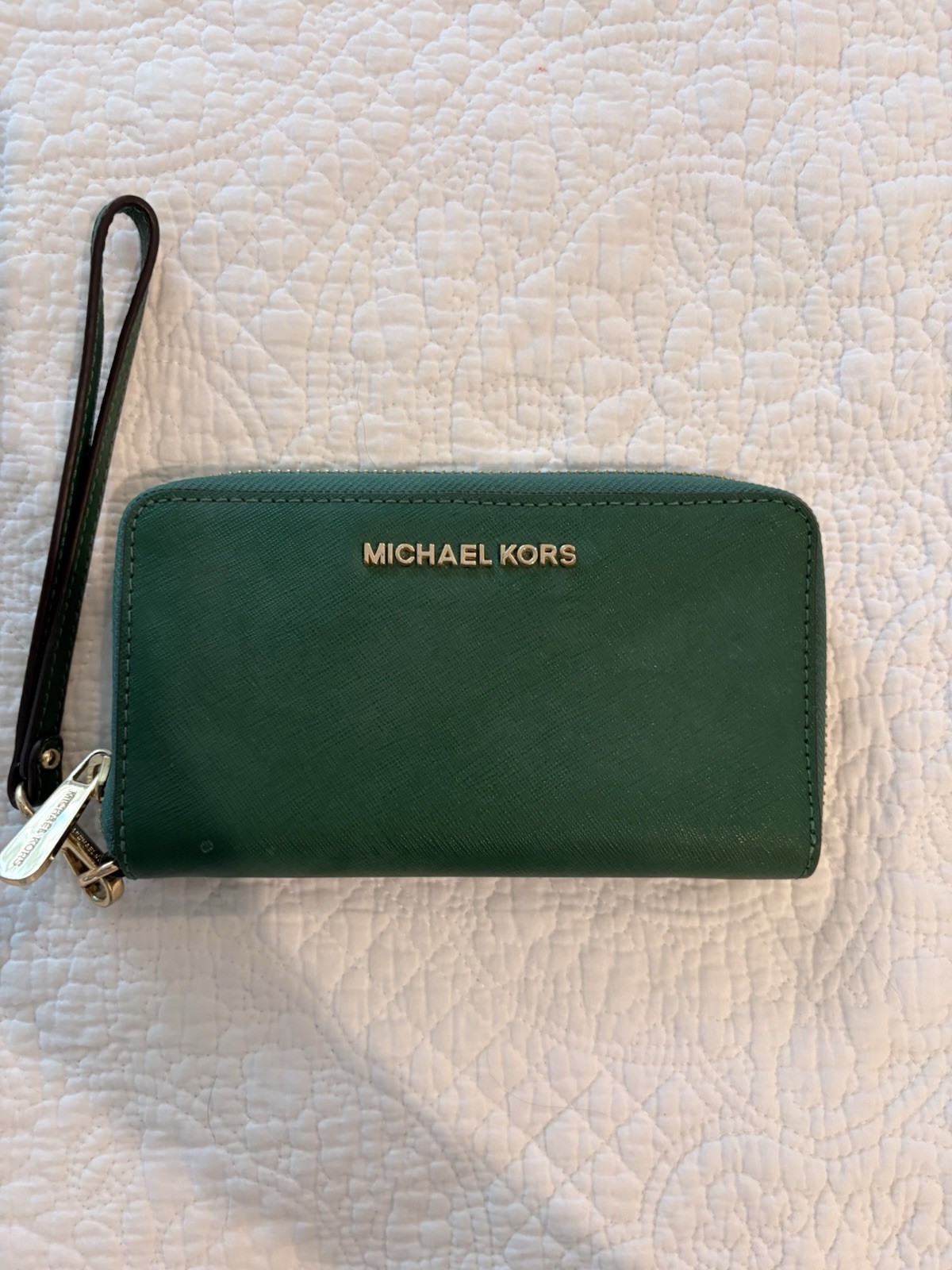 Michael Kors Pebbled Leather Zip Around Travel Wallet – Kelly Green