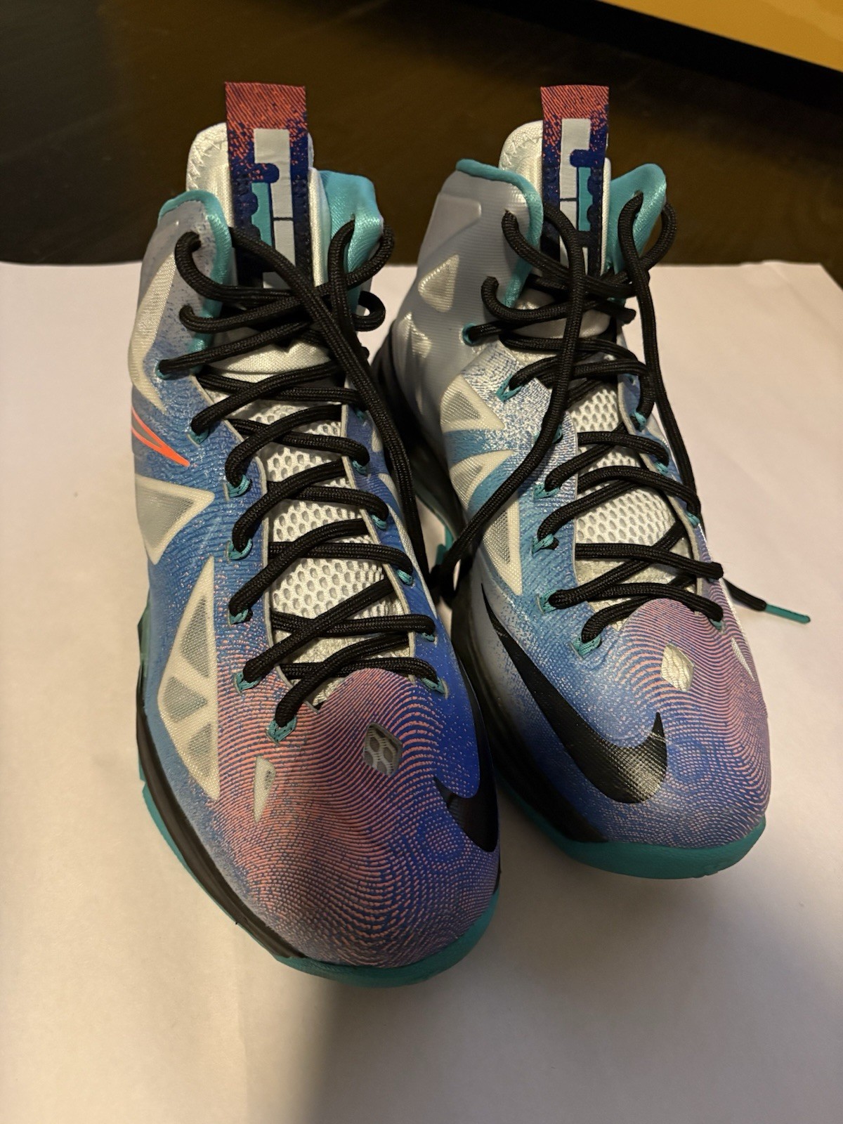 Size 8 Nike LeBron James 10 Pure Platinum Re-Entry Colorway Excellent Condition
