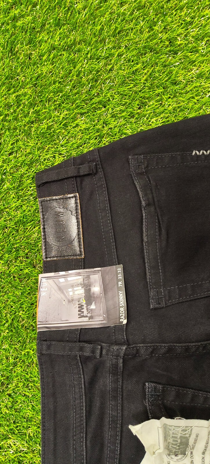 NEUW – Razor Skinny – Black Stone – 25W 32L (7R) New With Tags RRP $129.95