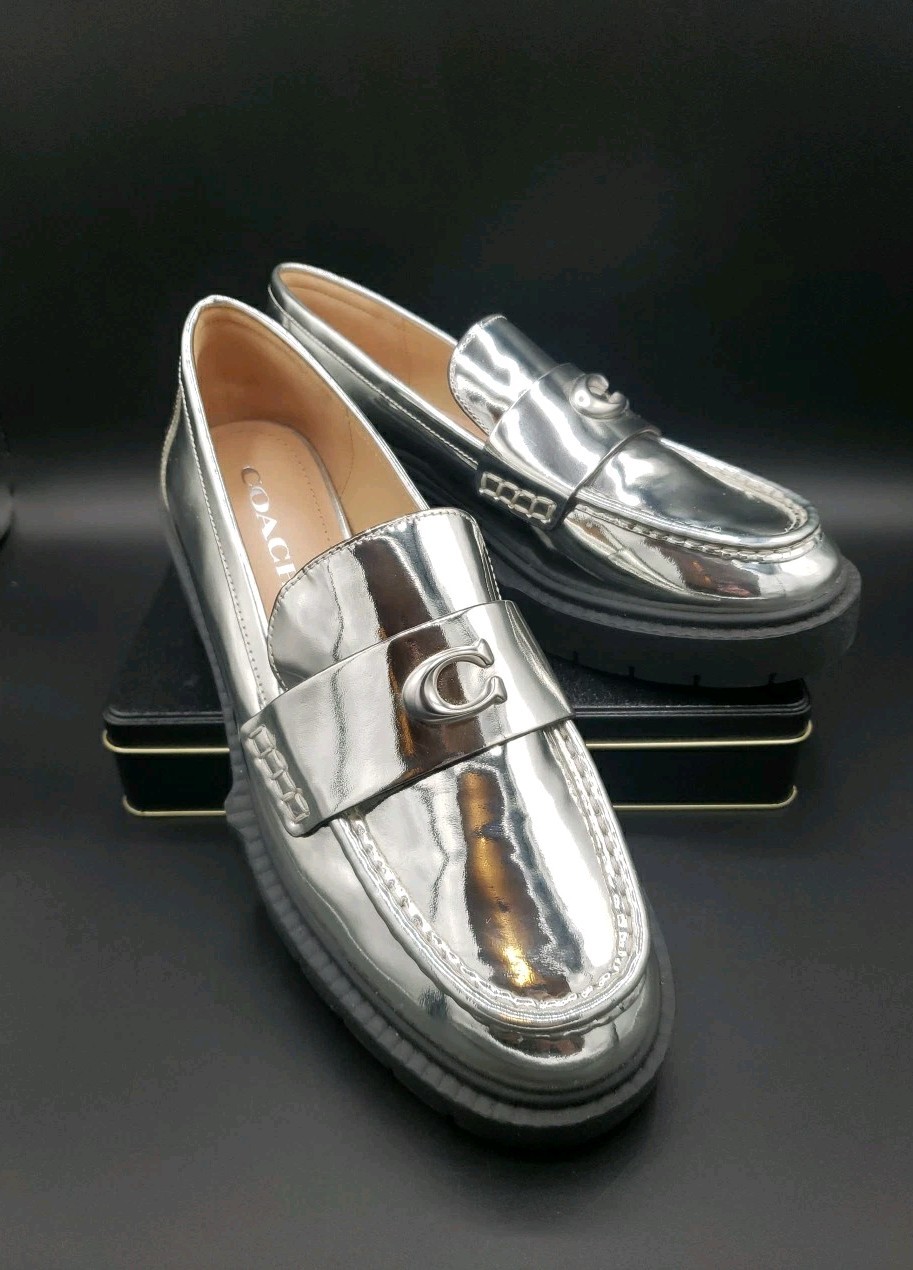 Never Worn COACH Women’s Leah Platform Loafer Flats, size 8, Silver, Mirror