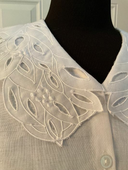 Fashion Front Women’s Collar Bib Front and Back White Poly Blend