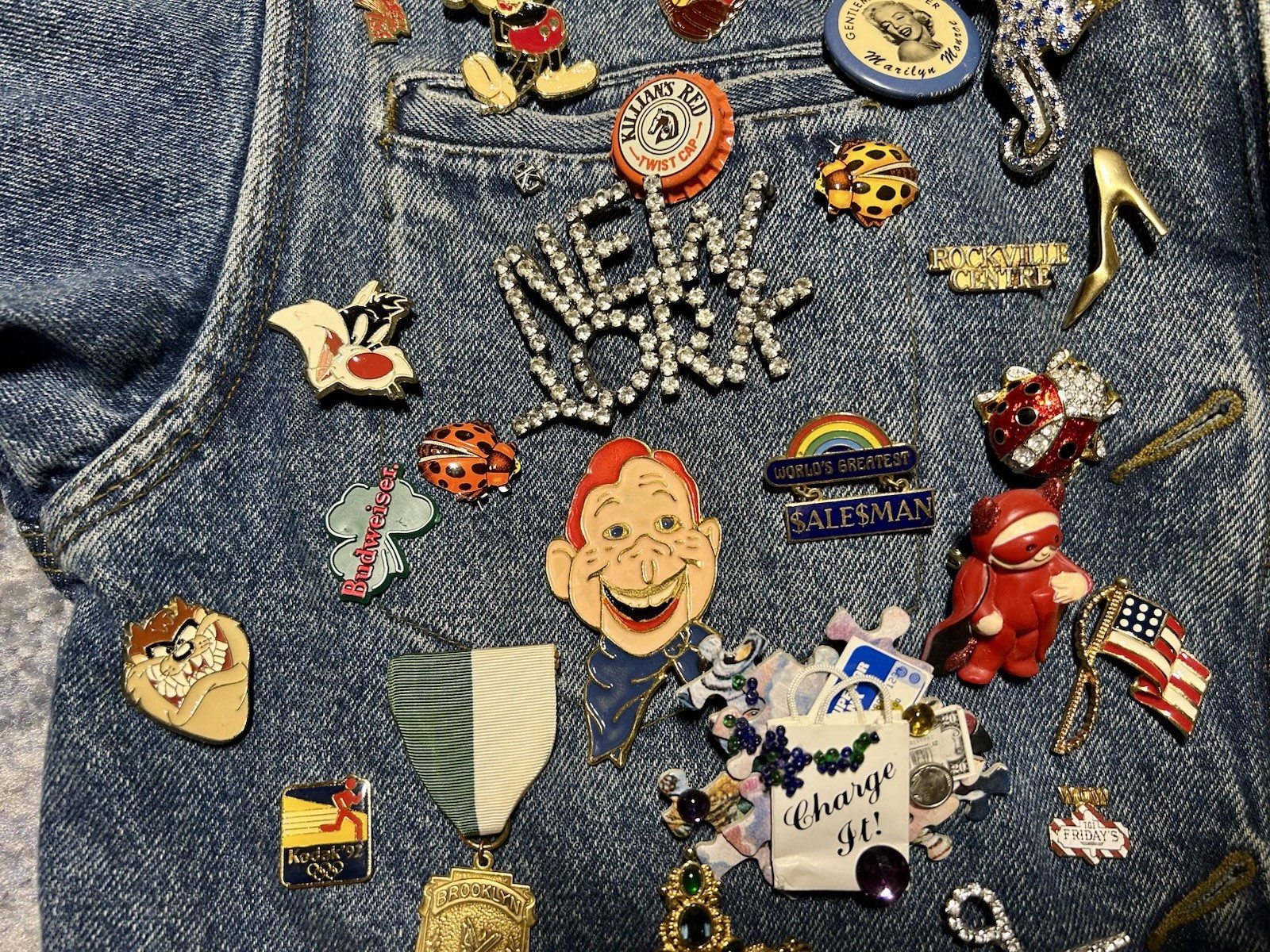 Vintage Kikit Denim Jacket Covered In 116 Vintage Pin & Brooch, See Pictures