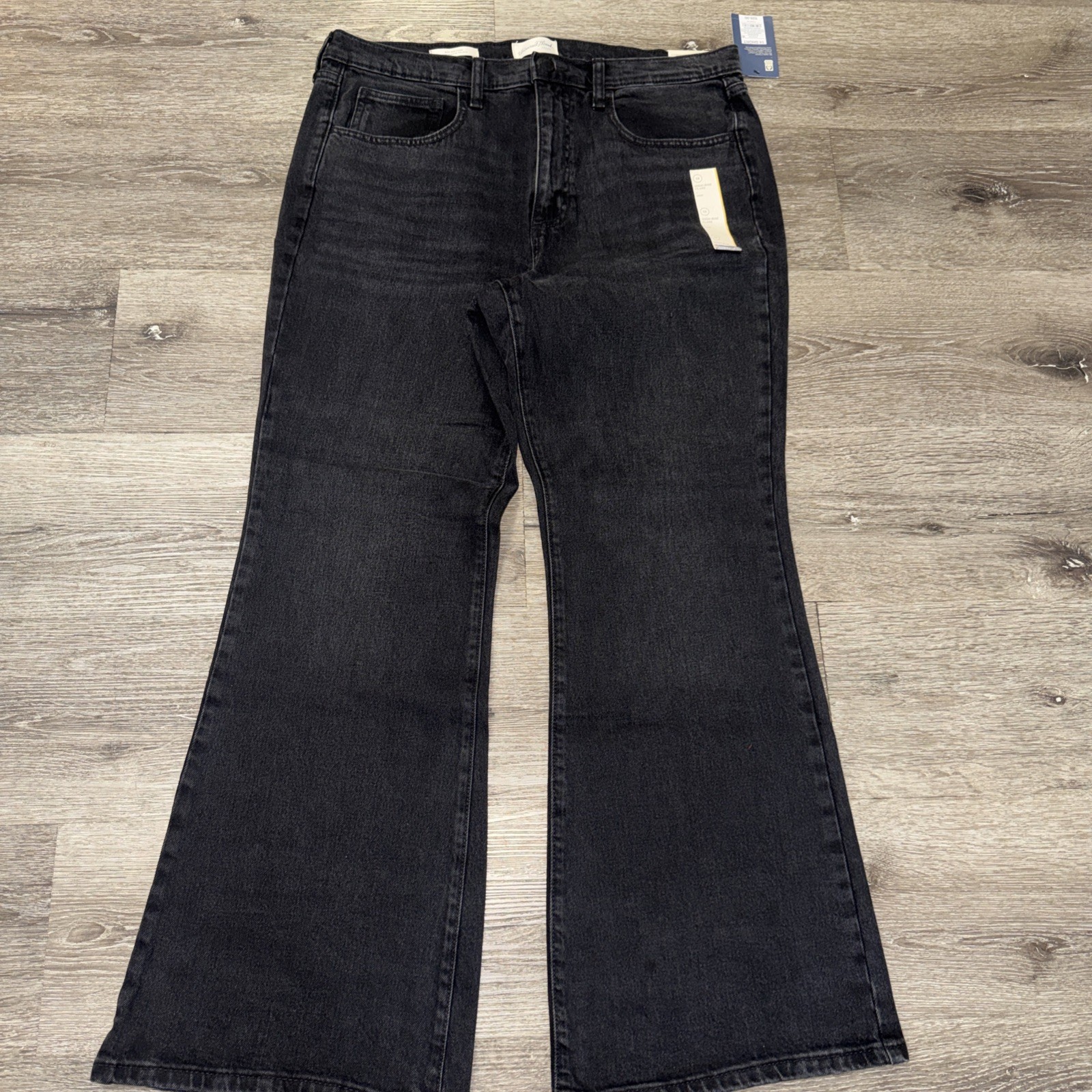 Universal Thread Women’s High Rise Flare Denim Jeans Size 14S Black Wash NEW