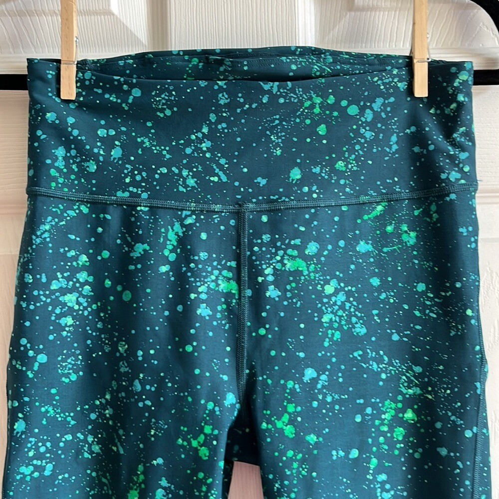 Athleta Ultimate Stash Pocket Splat Capri / SZ S