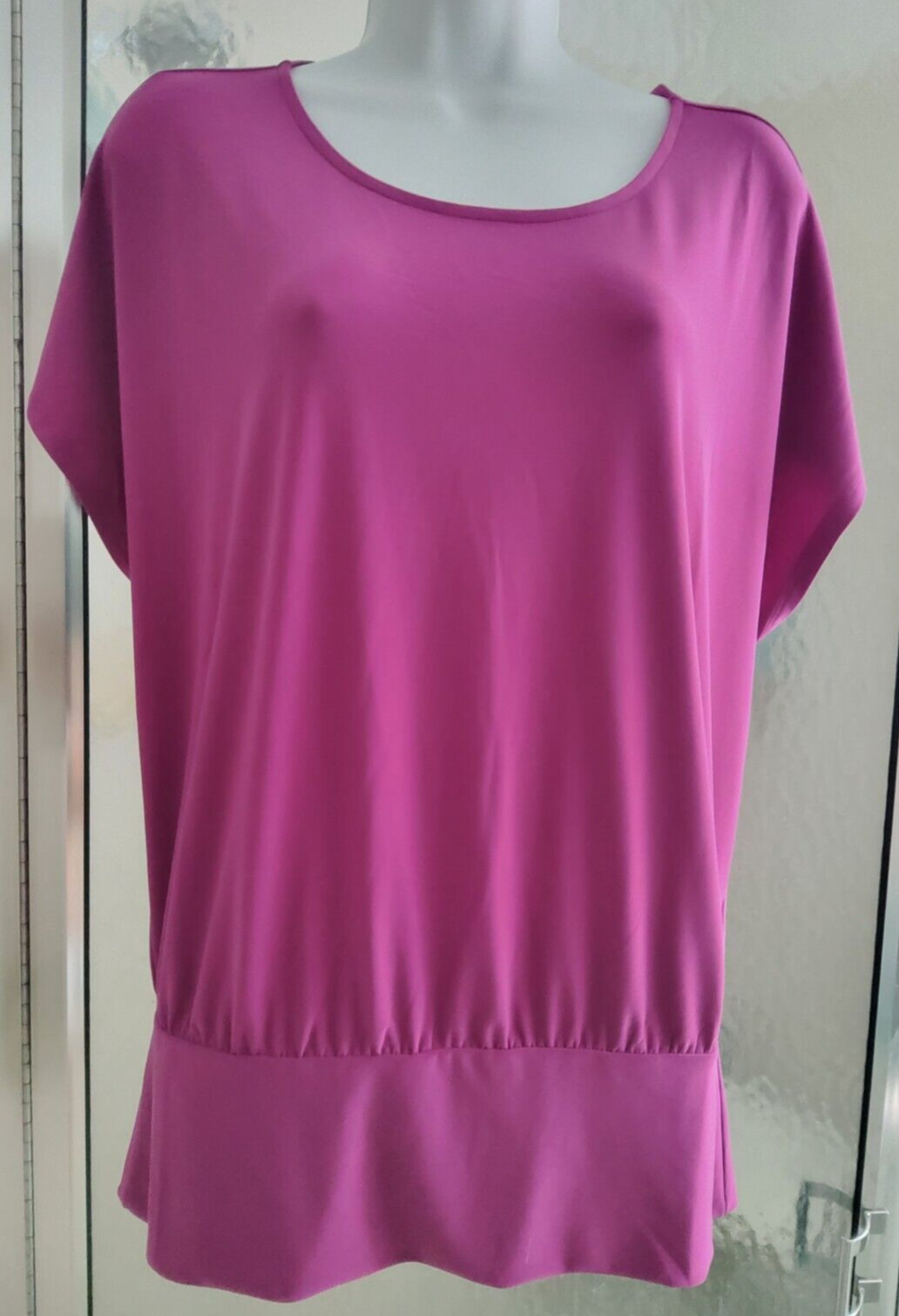 WHITE HOUSE BLACK MARKET *PARTY TIME* BANDED HEM TOP-LARGE-PINK-KNOT BACK-**NEW*
