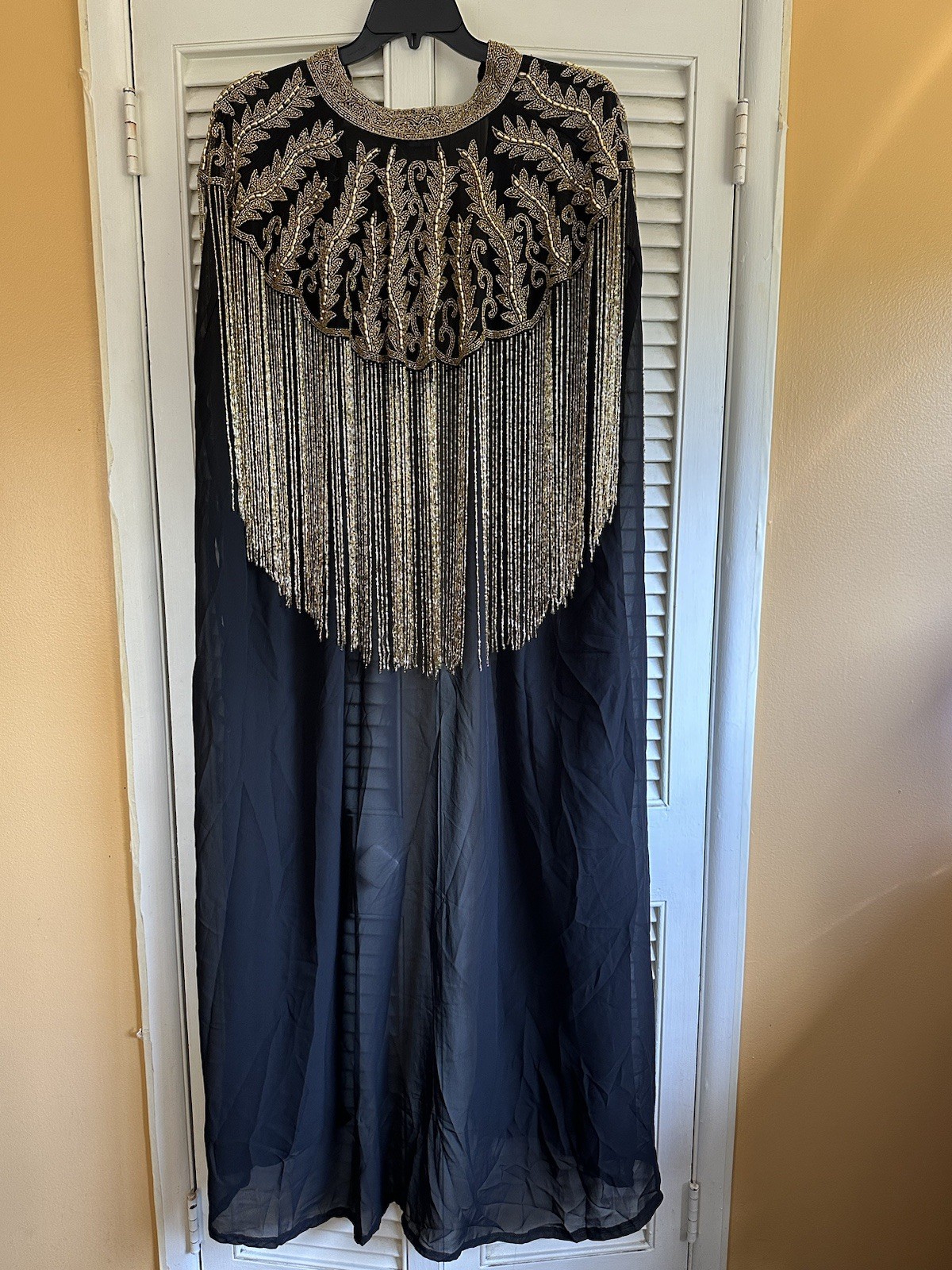 BRAND NEW Never Worn Dubai Modest Beaded Tasseled & Hanging Charms Black & Gold