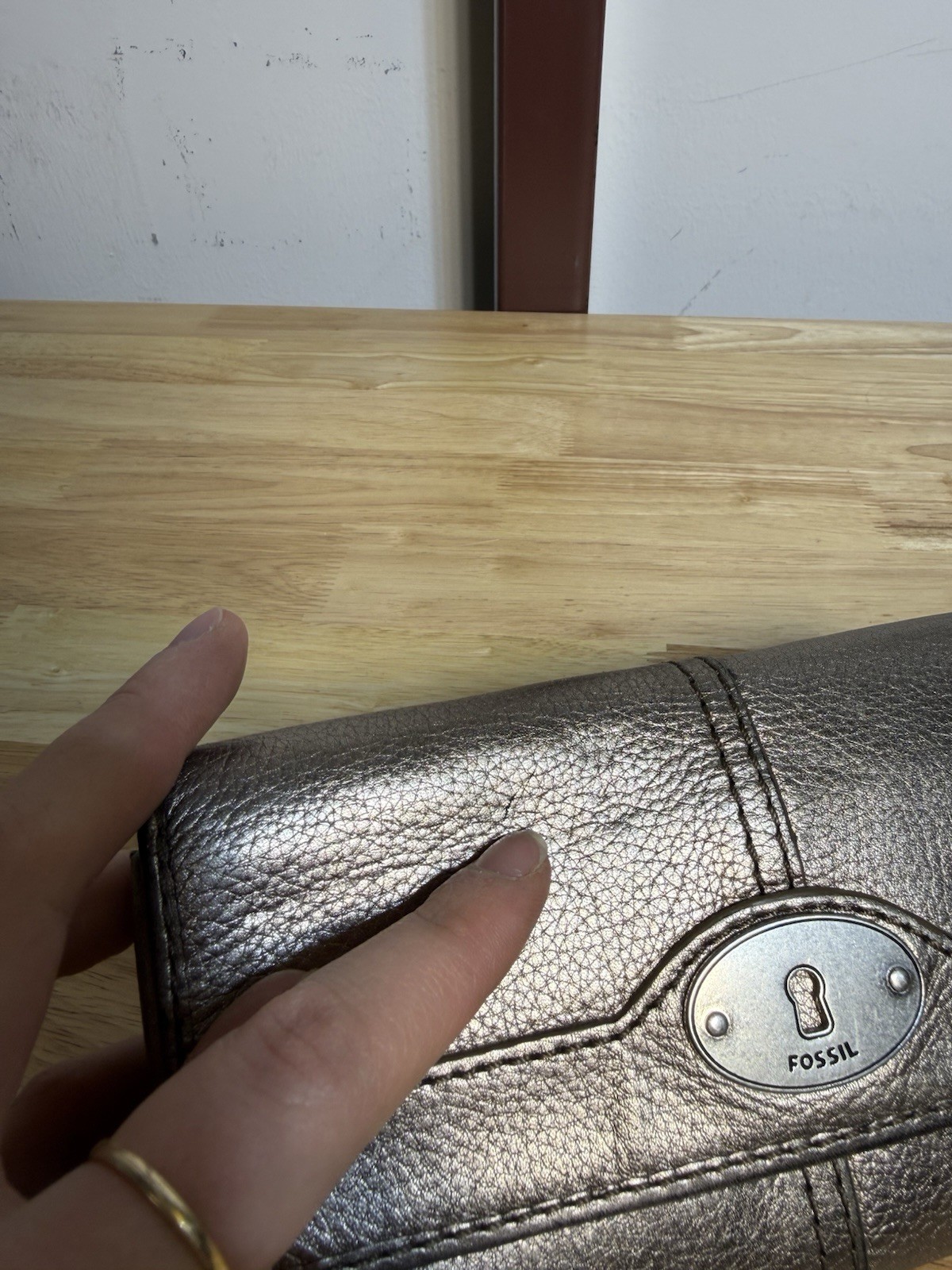 Fossil Shimmer Metallic Gold Leather Trifold Wallet Metal Keyhole Logo Stitching