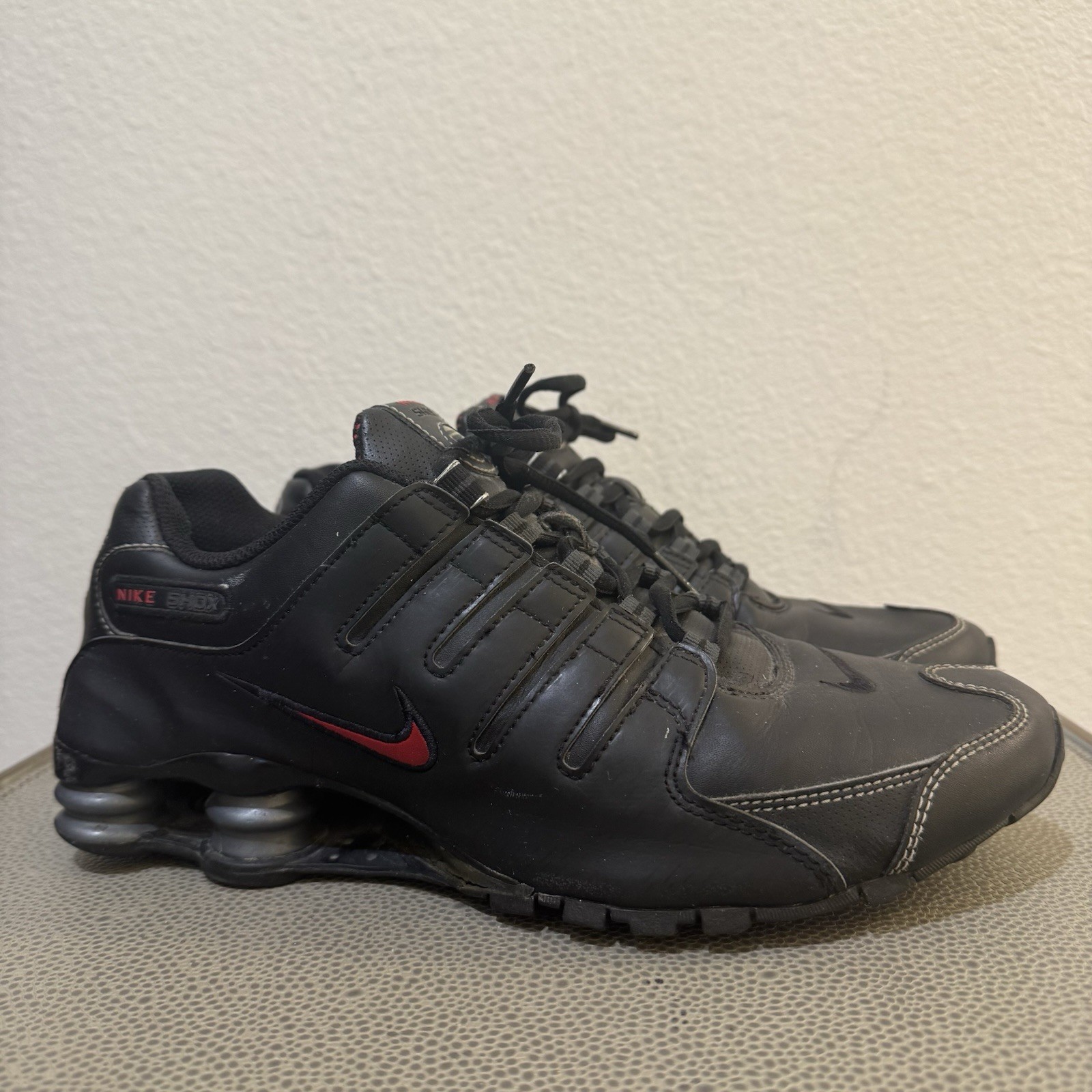 Nike Shox NZ Mens Running Shoes Black Red Leather 378341-017 Size 9