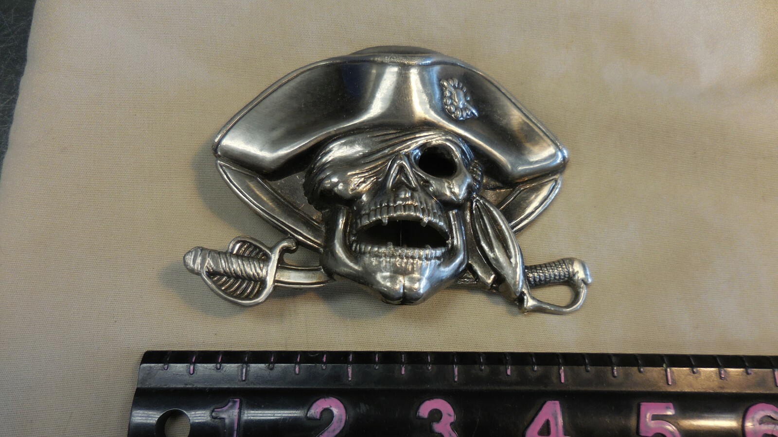 Pirate Skull Sword Hat Men Belt Buckle Pewter Biker Rock Motorcycle