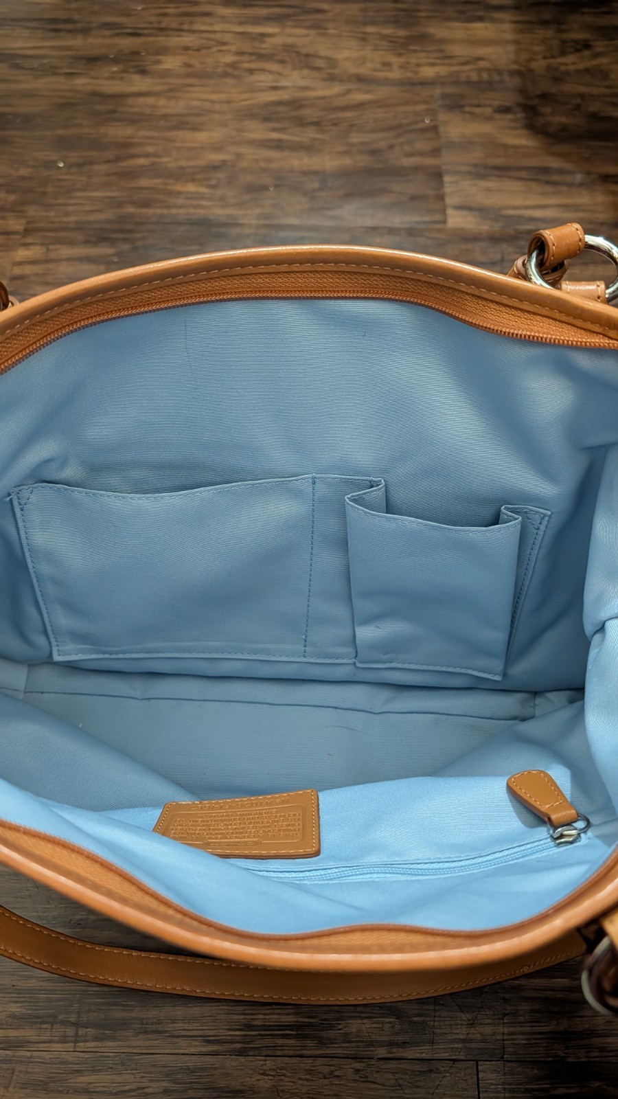 COACH Polka Dot Leah F14667 Blue White Red Shoulder Handbag Purse. Very clean