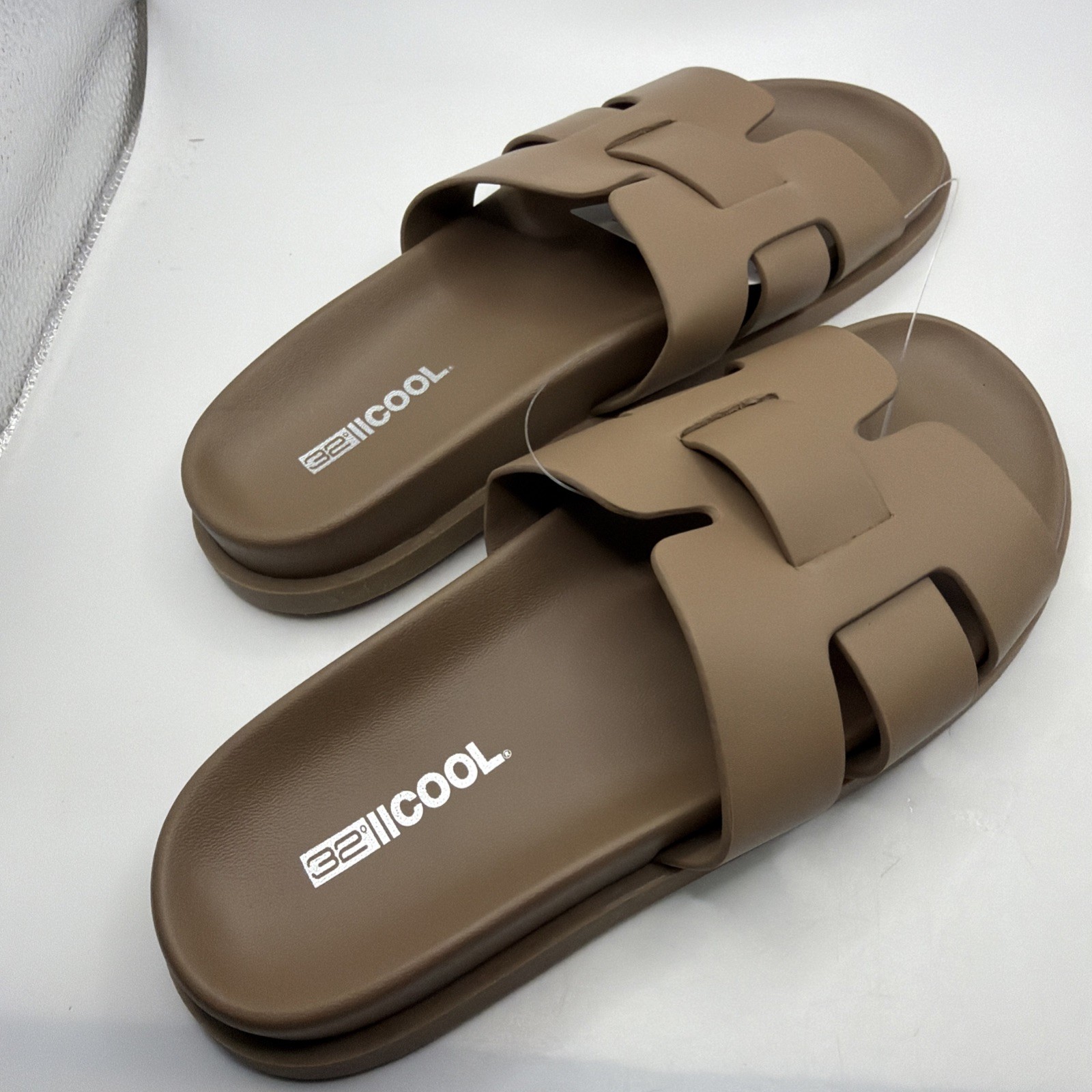 32 Degrees Womens Sandals Tan Slip-On Soft EVA Cushioned Shower. Size 6. New