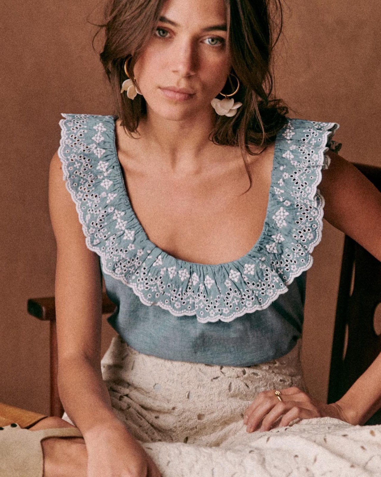 Sezane Rosa Top In Chambray S 36 Embroidered Ruffle Sleeveless Blouse NEW 46303