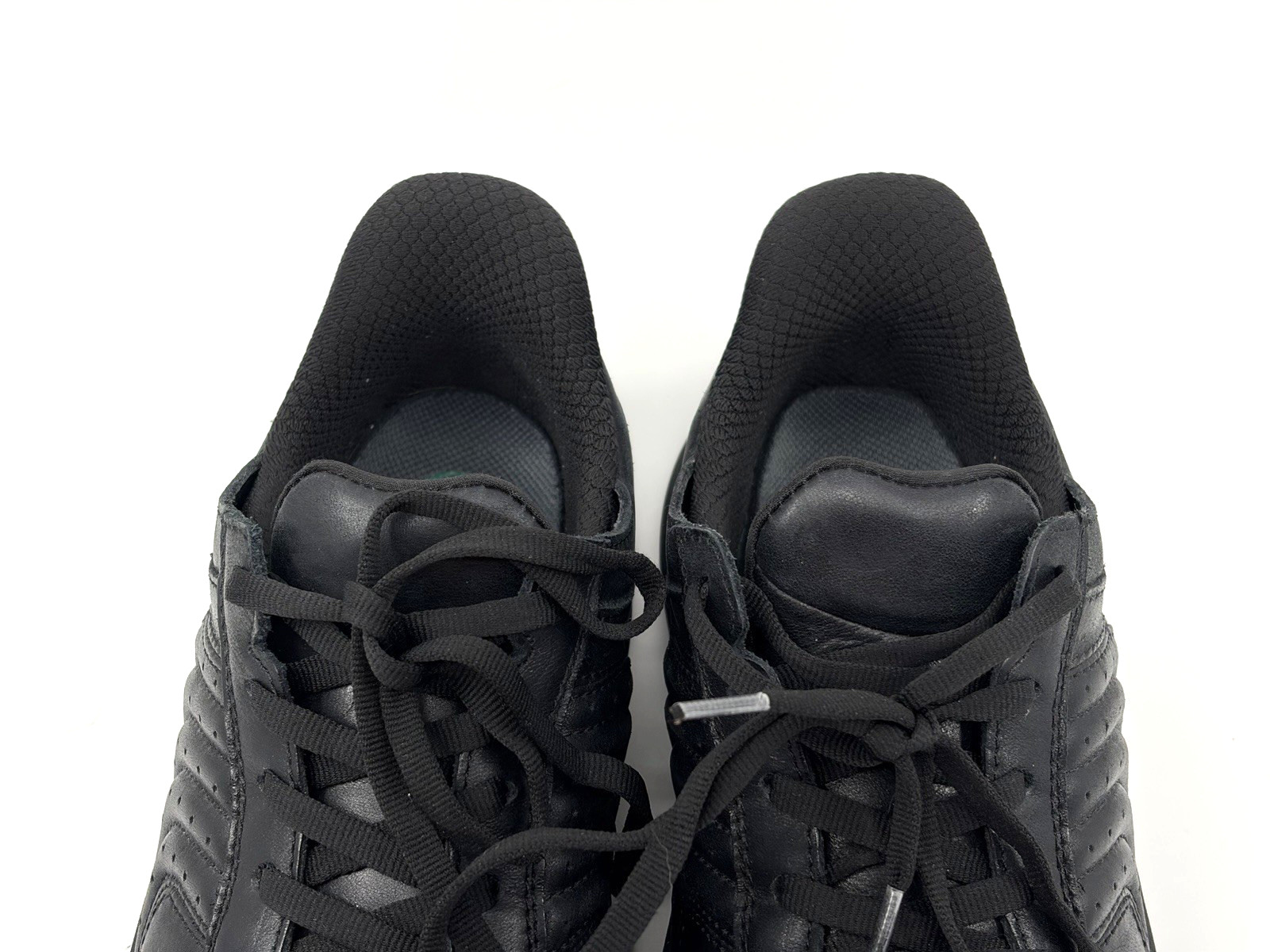 Orthofeet Roam Hands-Free Black Leather Sneaker Women Size 7 Wide – 80082